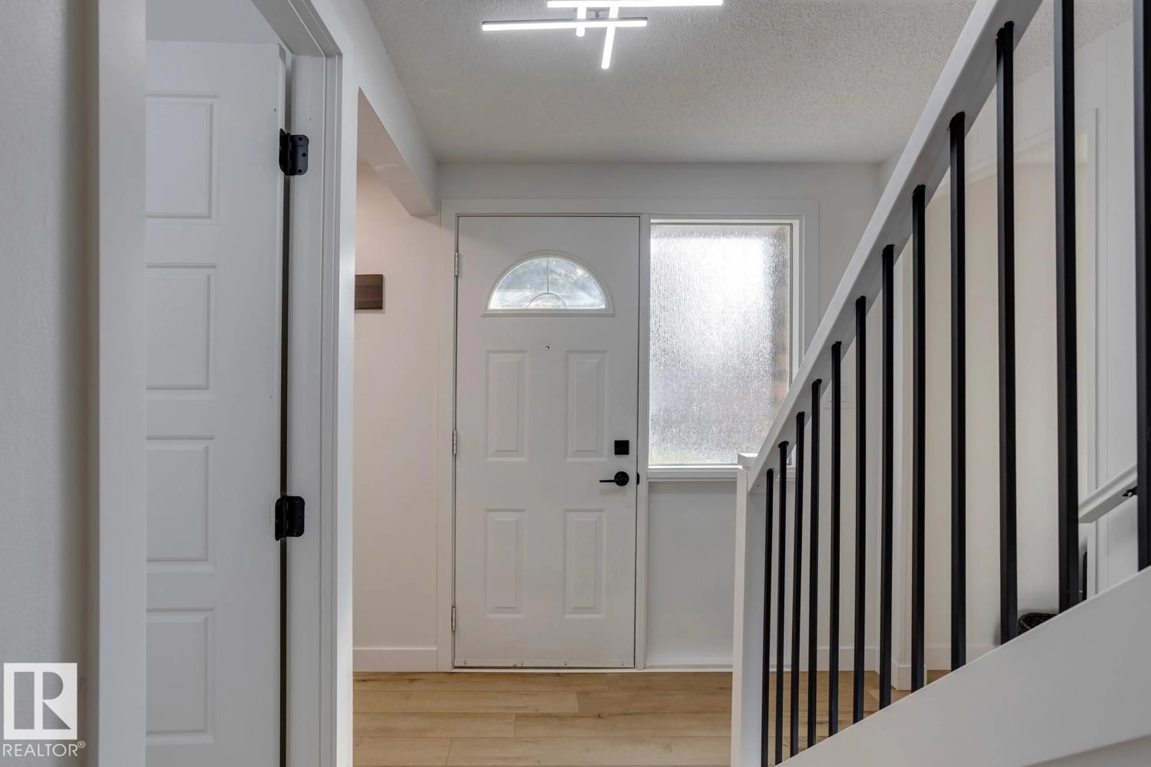 Indoor entryway for 73 RIDGEWOOD TC, St. Albert Alberta T8N0E9
