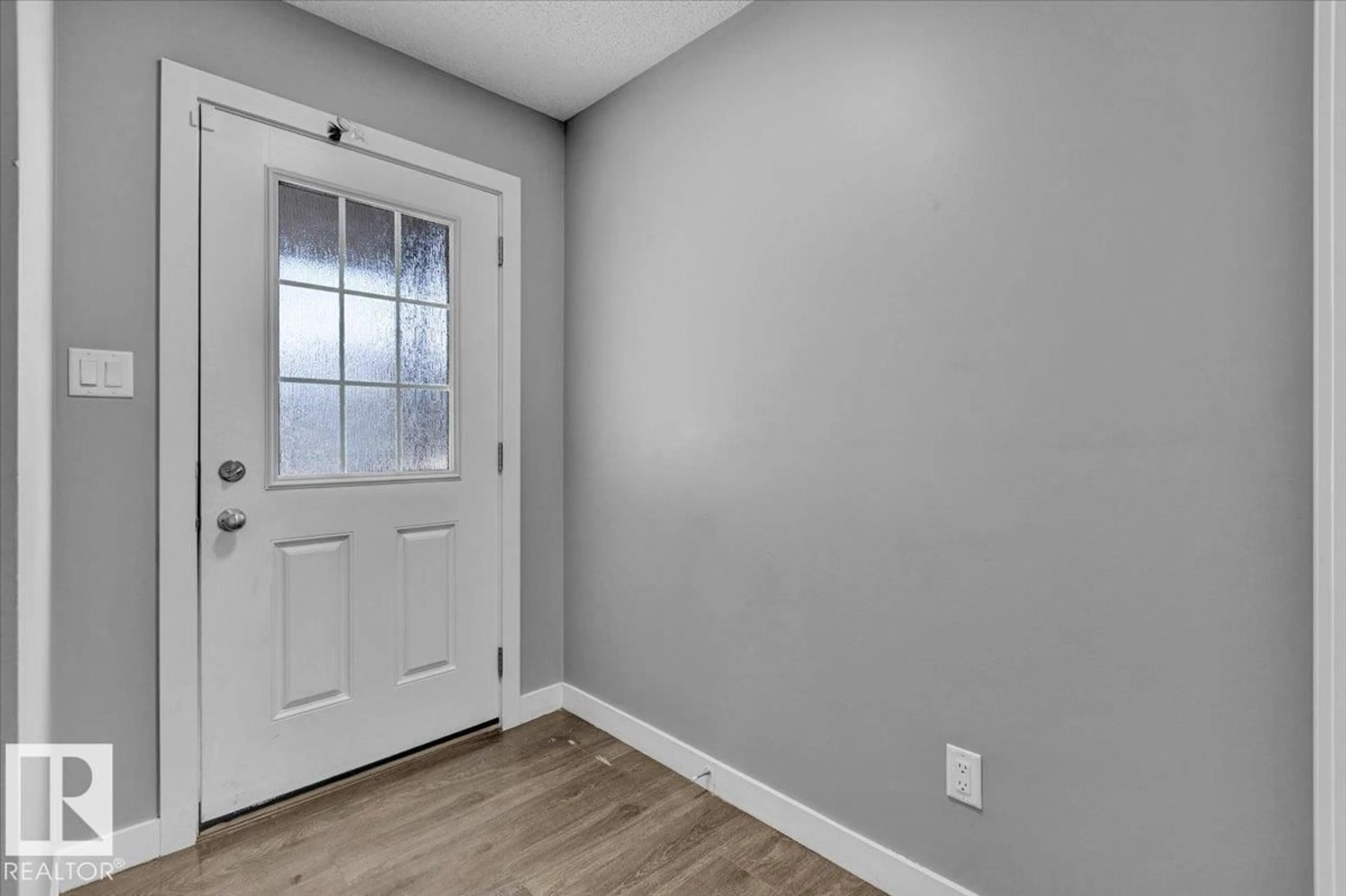 Indoor entryway for NW - 1730 27 ST, Edmonton Alberta T6T2G6