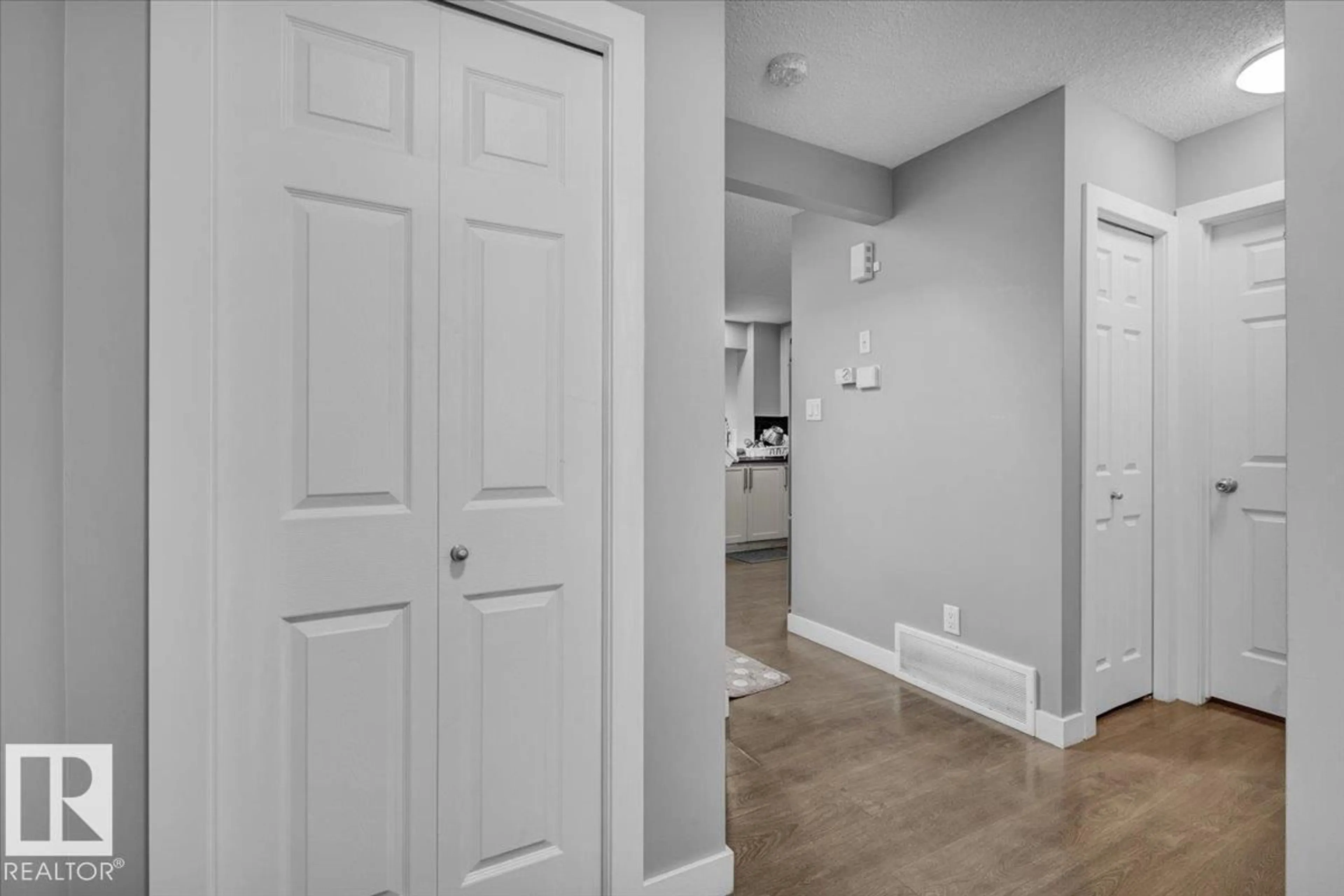 Indoor entryway for NW - 1730 27 ST, Edmonton Alberta T6T2G6