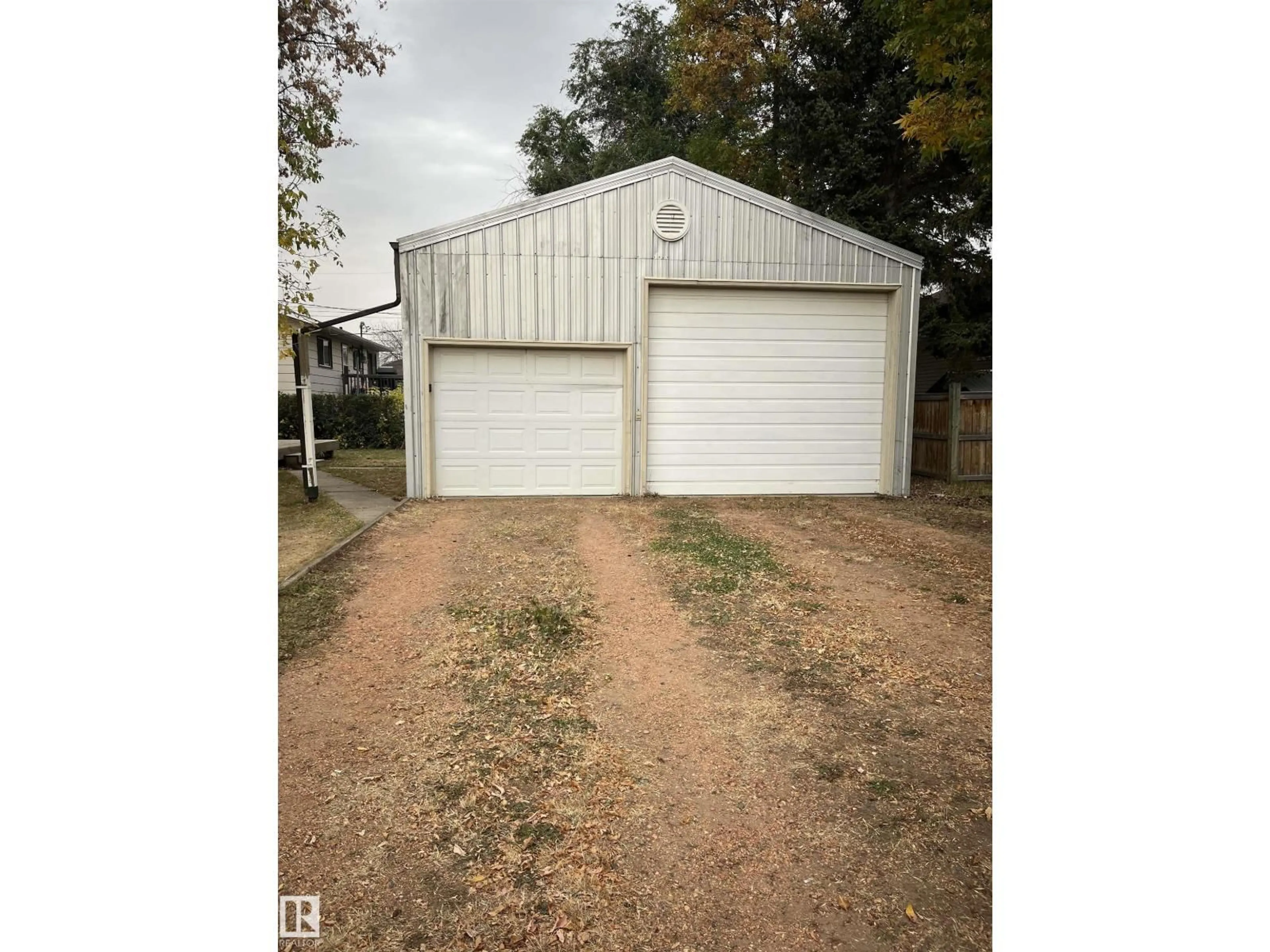 Shed for 5102 53 ST, Daysland Alberta T0B1A0