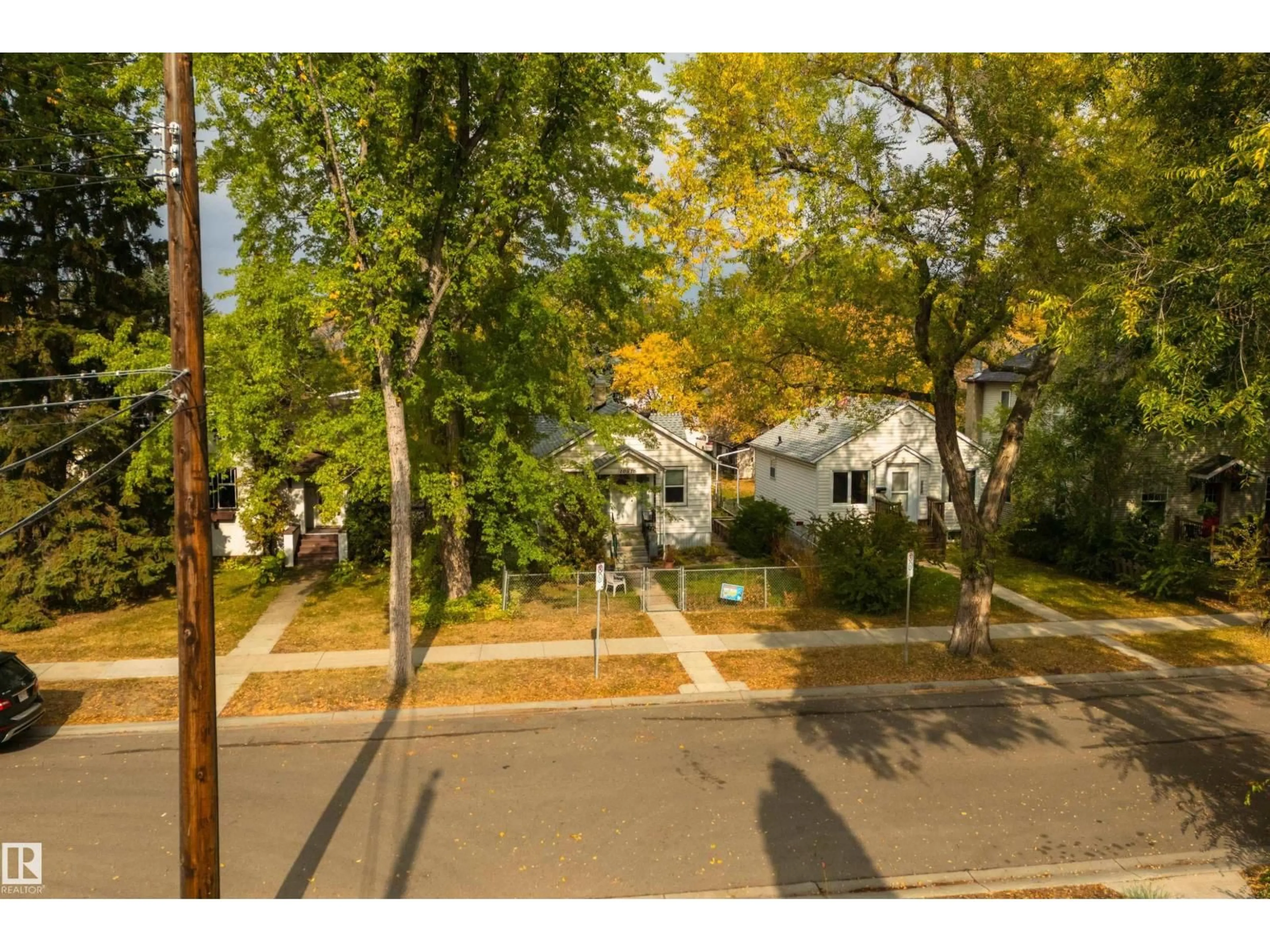 A pic from outside/outdoor area/front of a property/back of a property/a pic from drone, street for 10516 74 AV, Edmonton Alberta T6E1G2