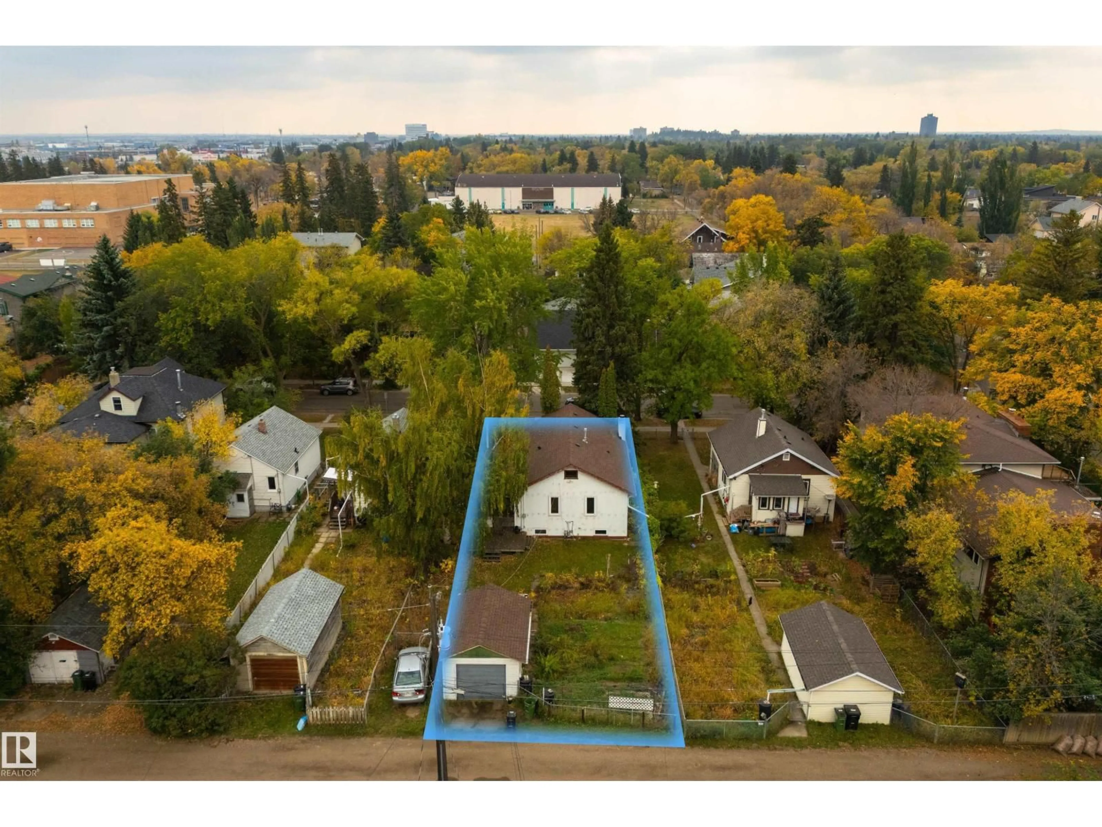 A pic from outside/outdoor area/front of a property/back of a property/a pic from drone, unknown for 10520 74 AV, Edmonton Alberta T6E1G2