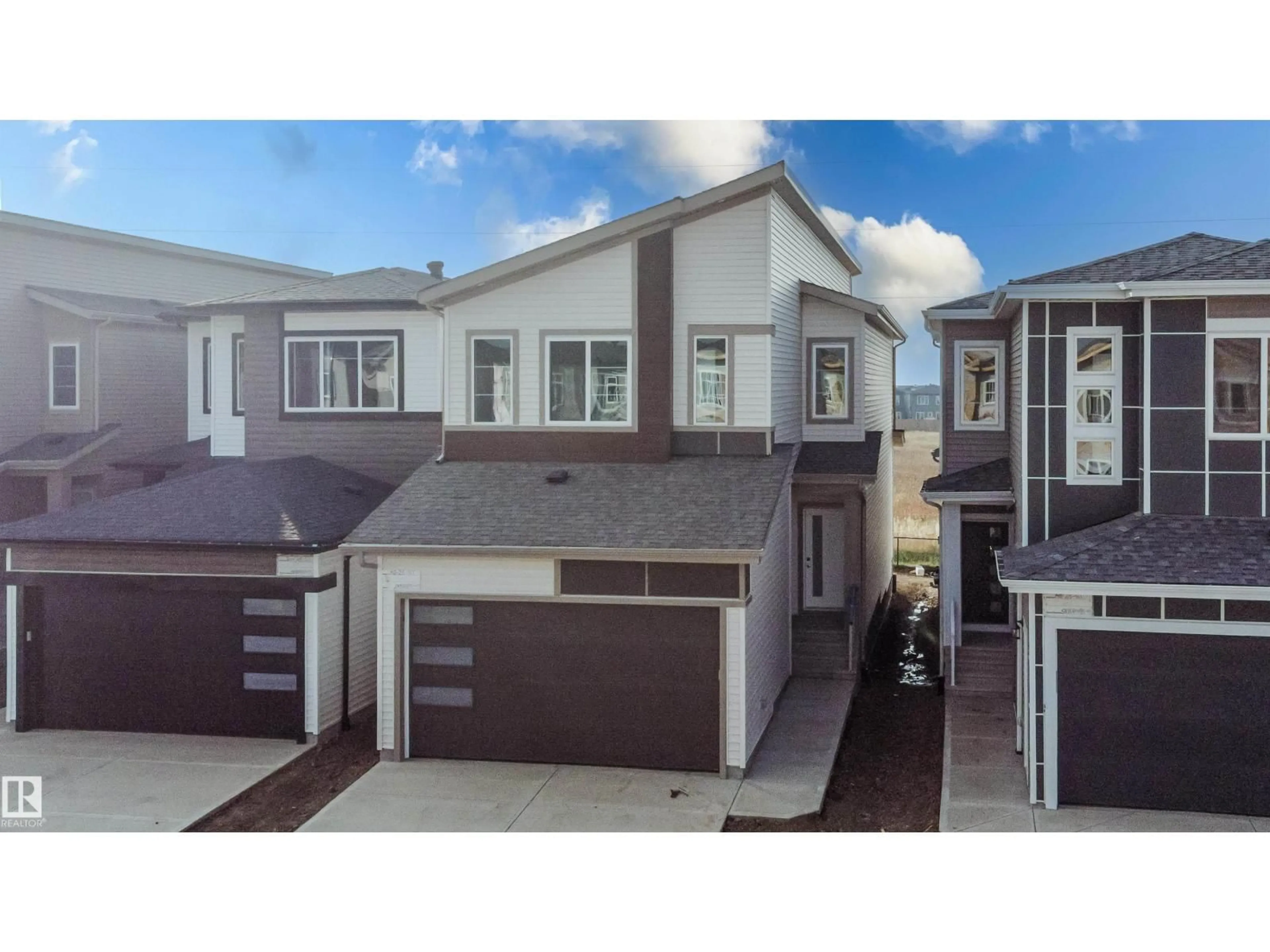A pic from outside/outdoor area/front of a property/back of a property/a pic from drone, street for 224 25 ST, Edmonton Alberta T6X3K3