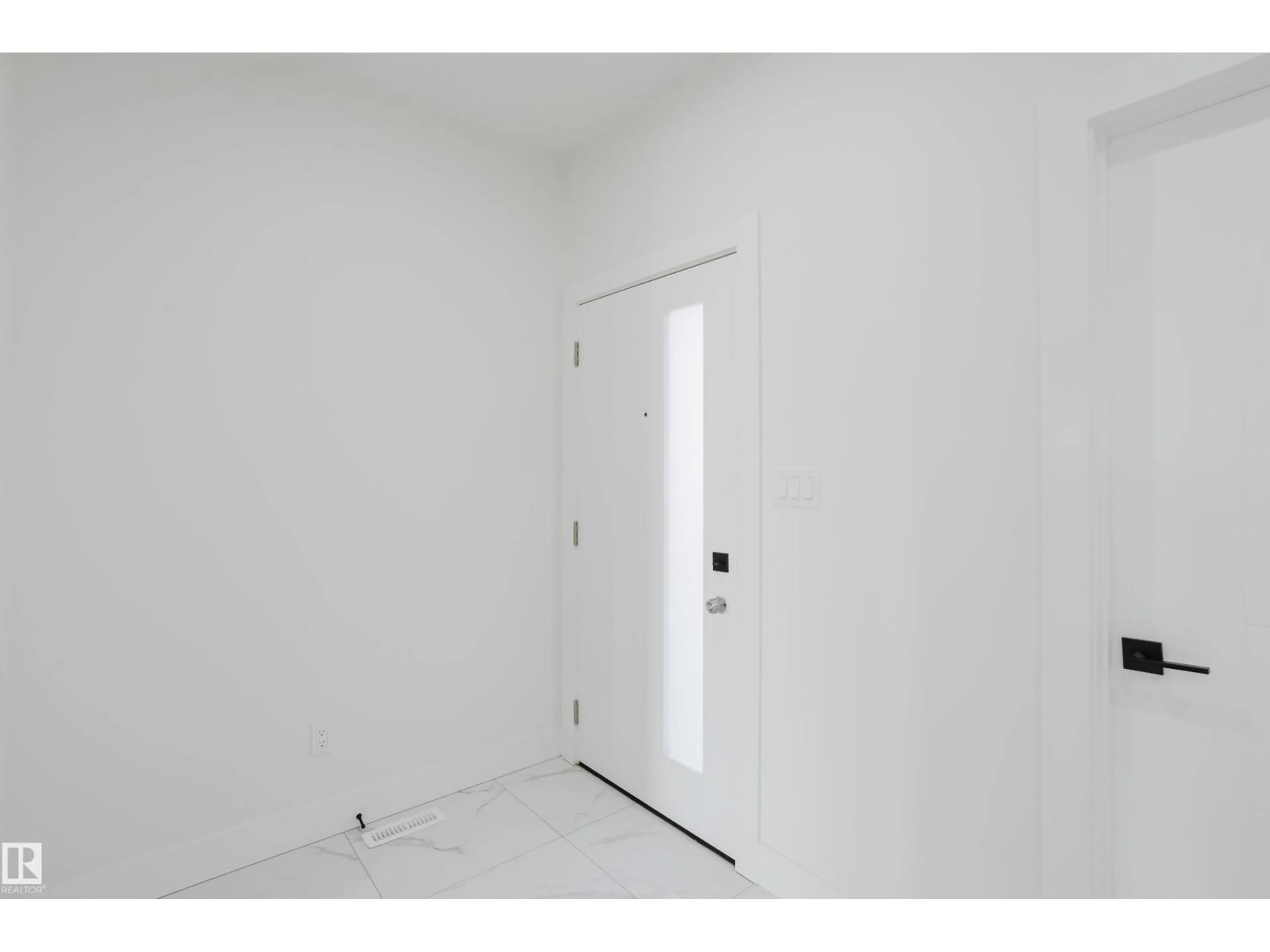 Indoor entryway for SW - 152 25 ST, Edmonton Alberta T6X3K3