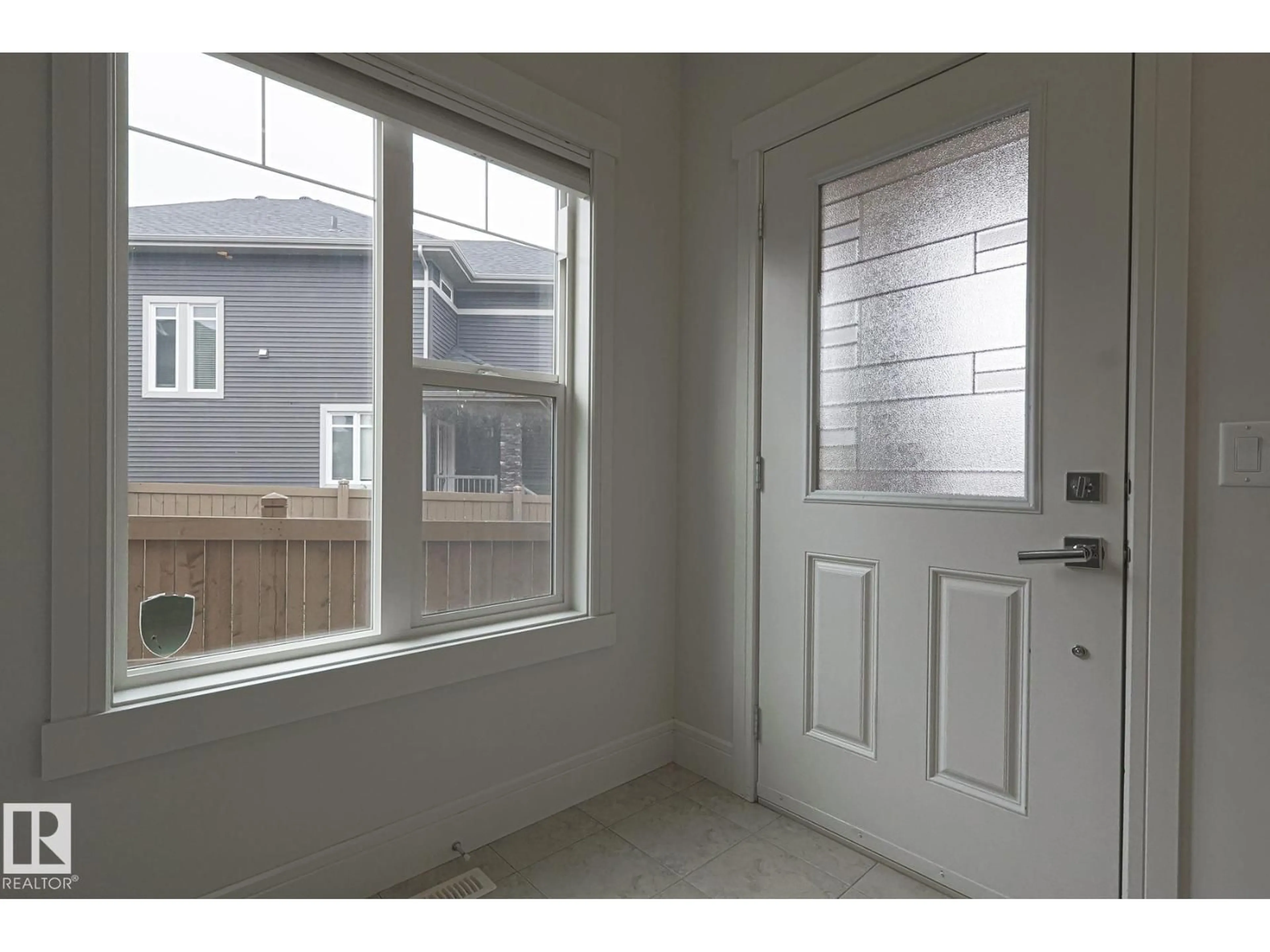 A pic of a room for 3167 WINSPEAR CR, Edmonton Alberta T6X1S8
