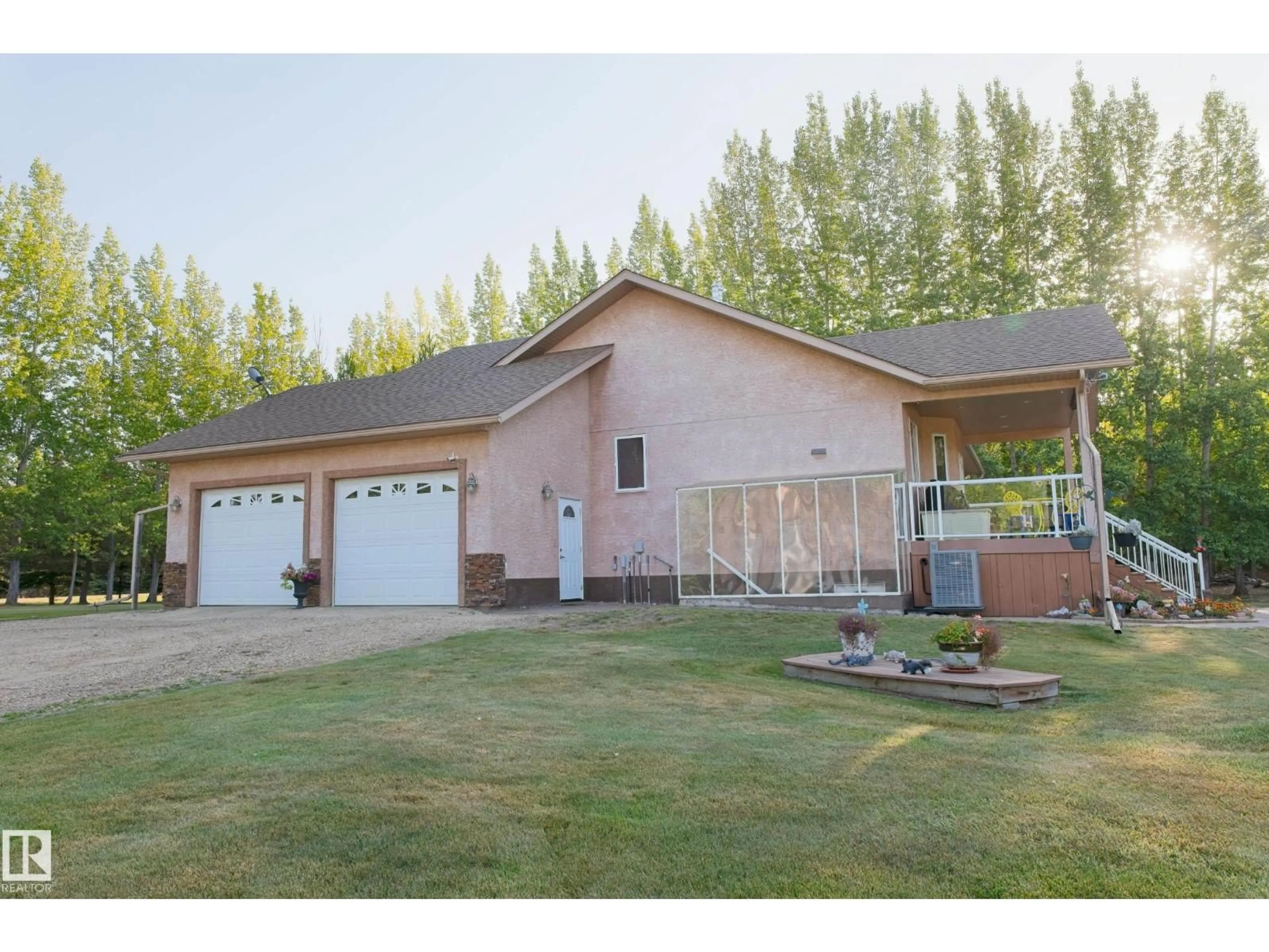 Home with vinyl exterior material, unknown for 59218A - 101 RGE RD 35, Rural Barrhead County Alberta T7N1N3
