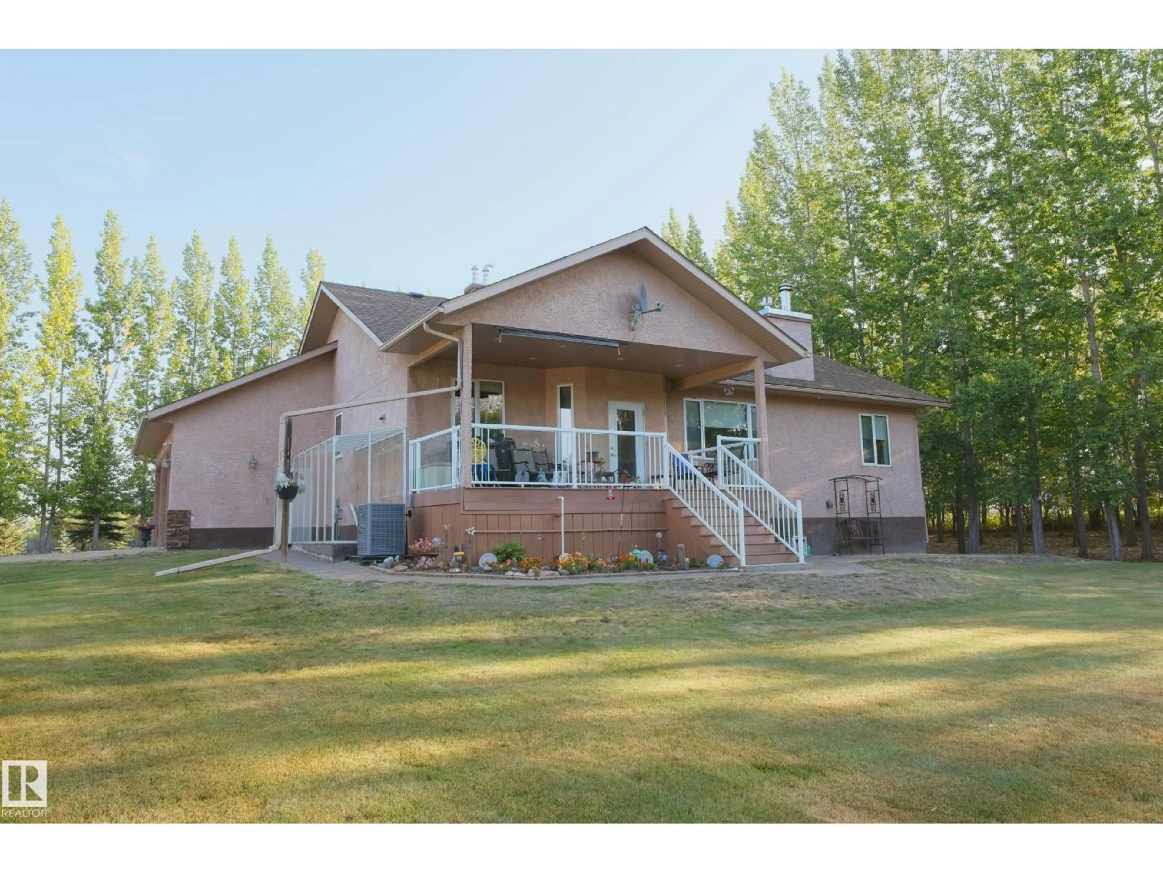 Home with vinyl exterior material, unknown for 59218A - 101 RGE RD 35, Rural Barrhead County Alberta T7N1N3
