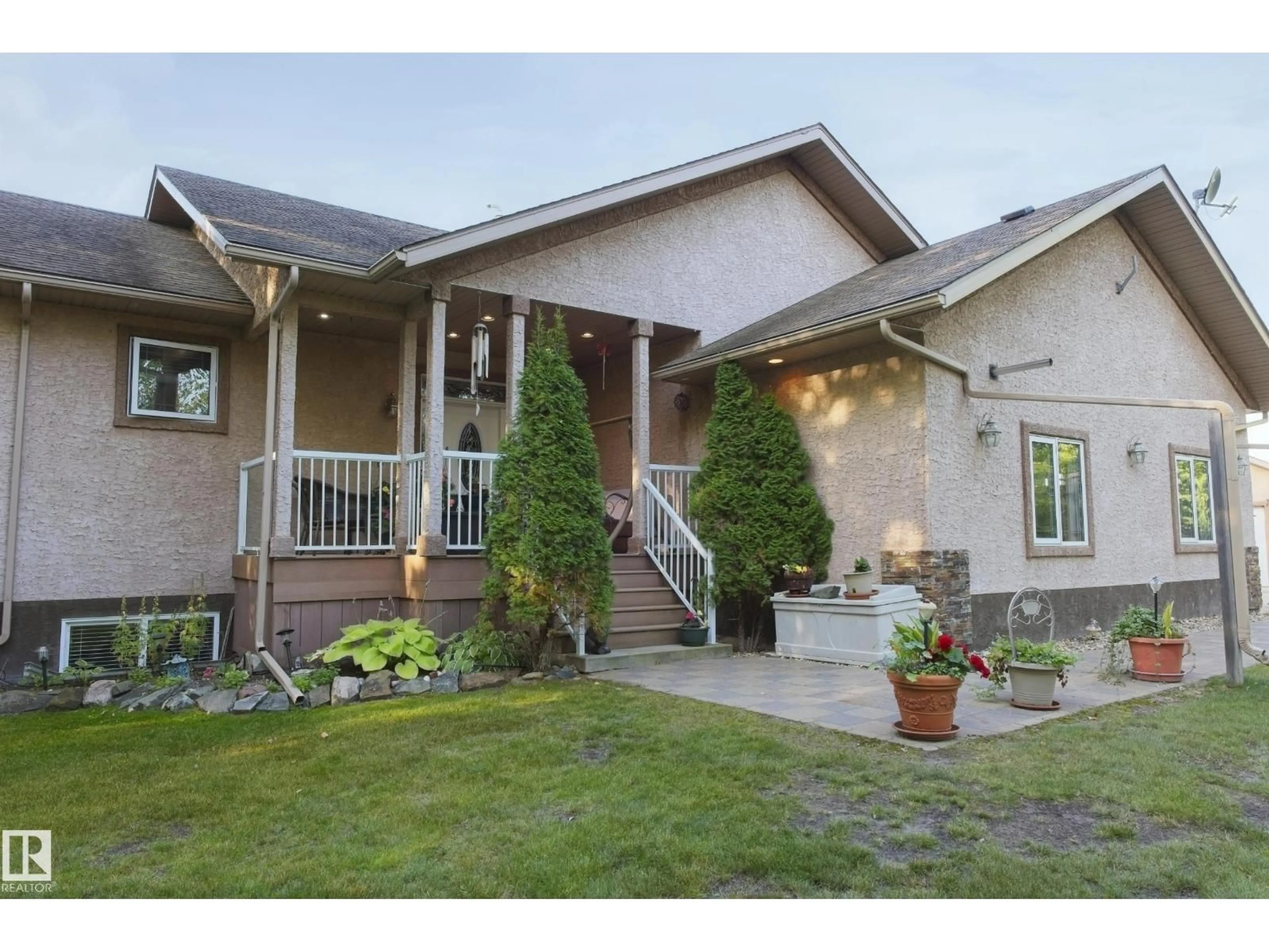 Home with vinyl exterior material, unknown for 59218A - 101 RGE RD 35, Rural Barrhead County Alberta T7N1N3