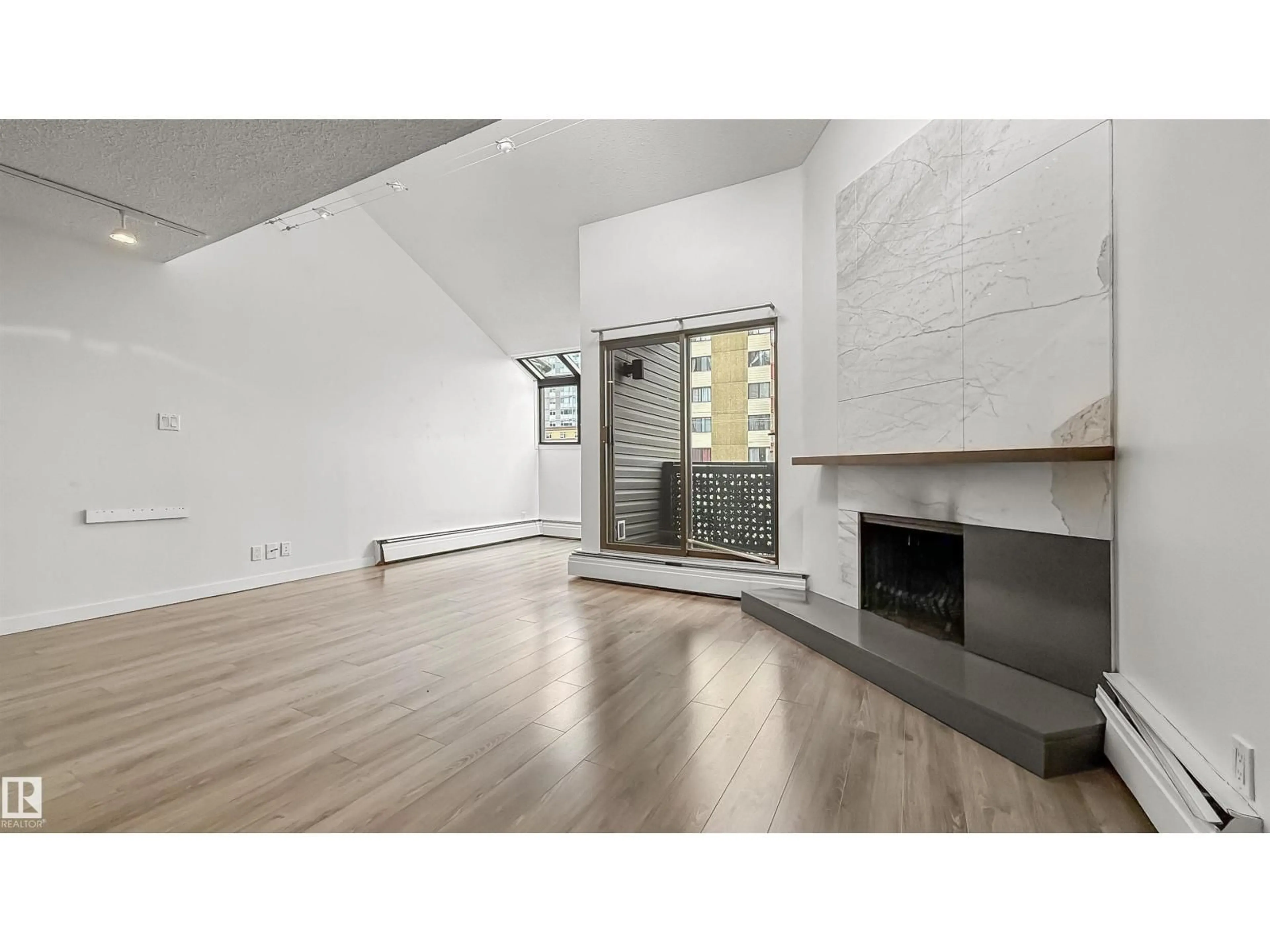 A pic of a room for #302 - 10148 118 ST NW, Edmonton Alberta T5K1Y4