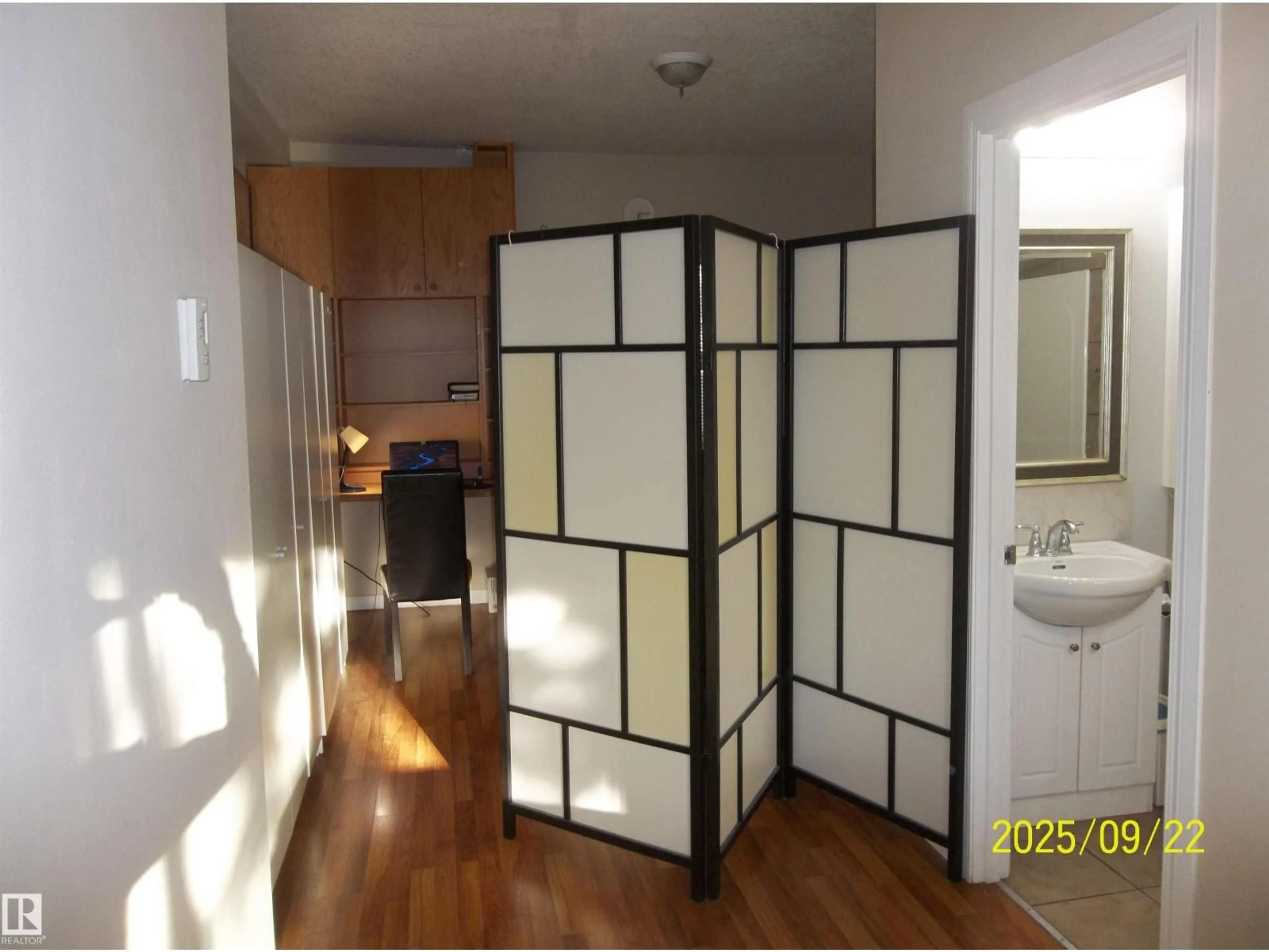 A pic of a room for NW - 11824 79 ST, Edmonton Alberta T5B2L1