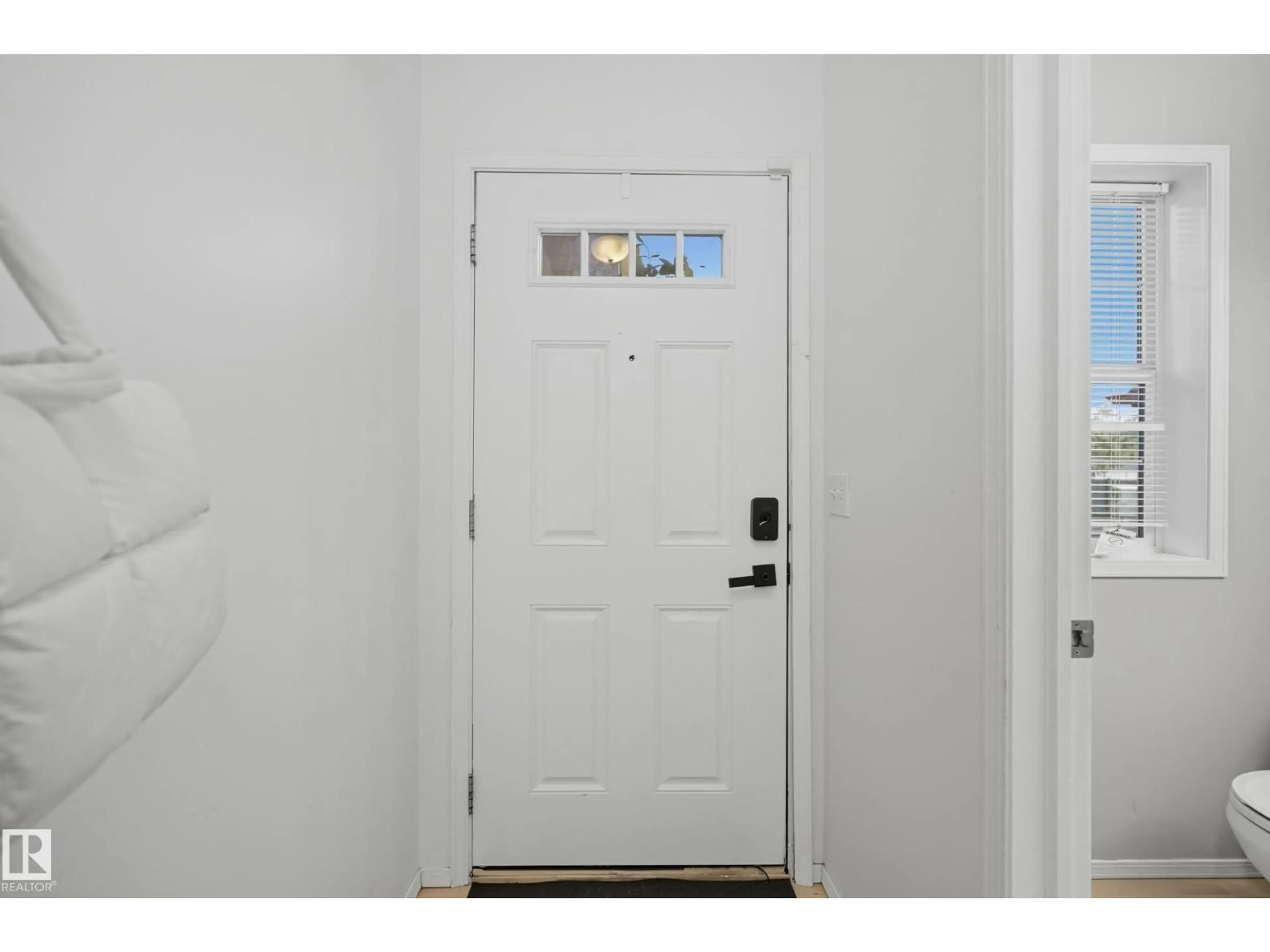 Indoor entryway for 18 VIRGINIA AV, Spruce Grove Alberta T7X4P6