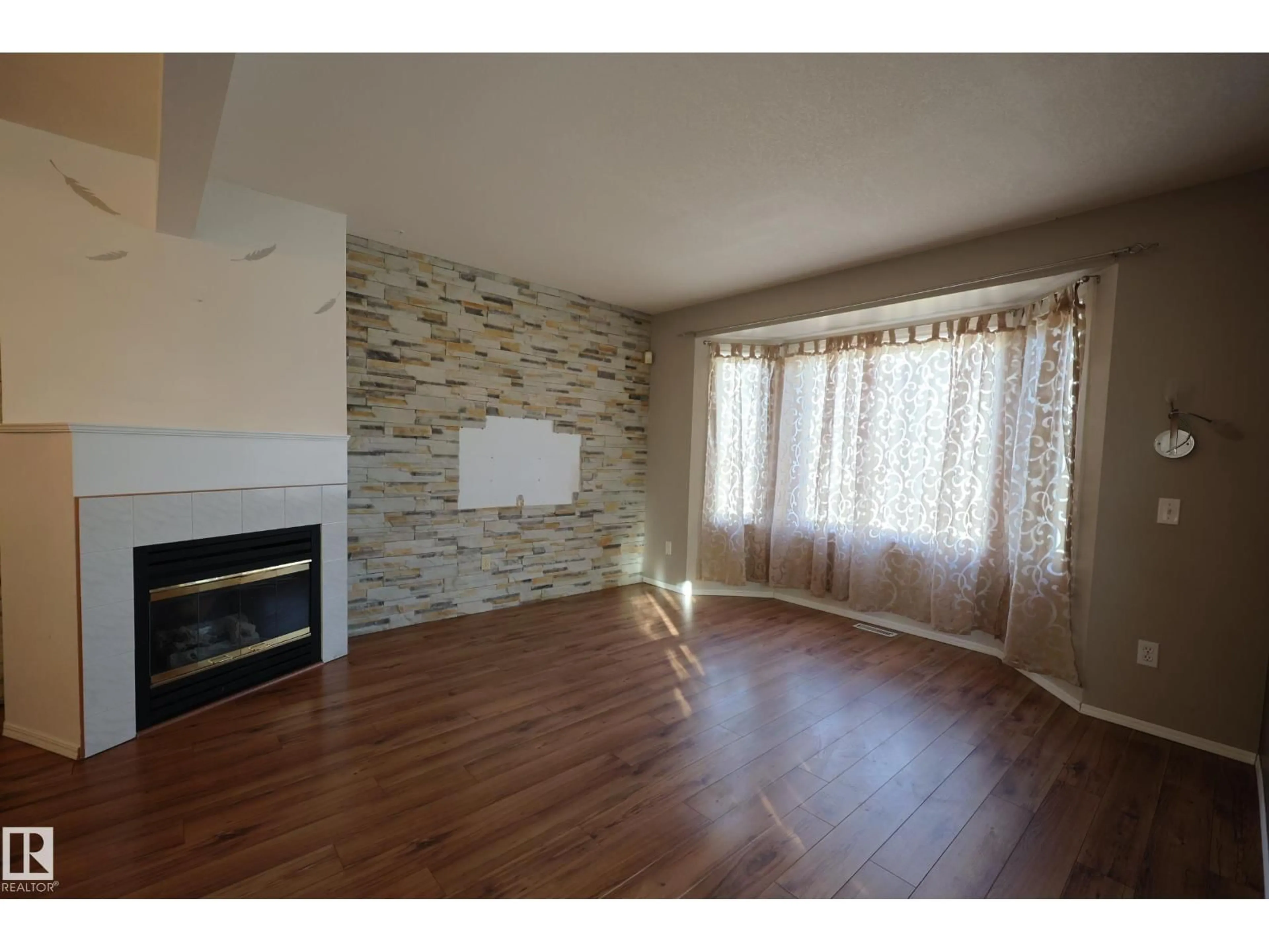 A pic of a room for 9447 156 ST, Edmonton Alberta T5R1Z5
