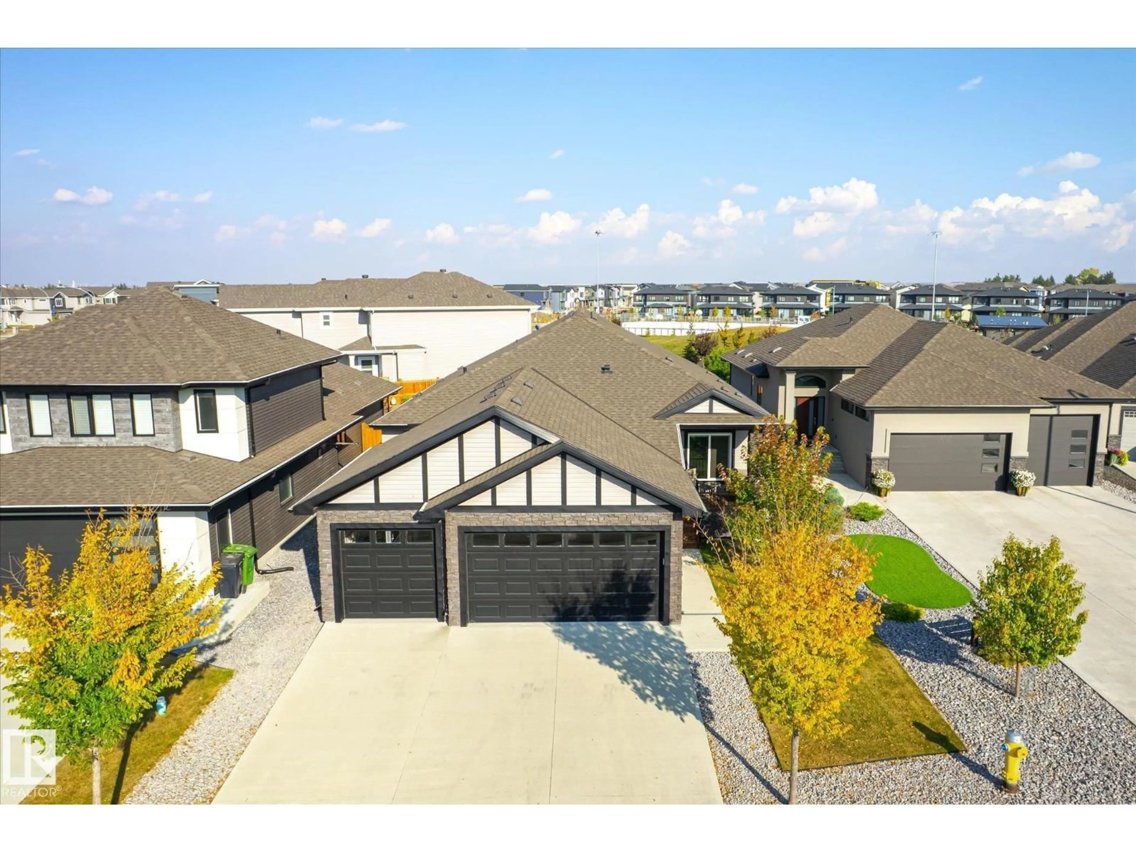 A pic from outside/outdoor area/front of a property/back of a property/a pic from drone, unknown for 5 SPARROW CL, Fort Saskatchewan Alberta T8L0V4