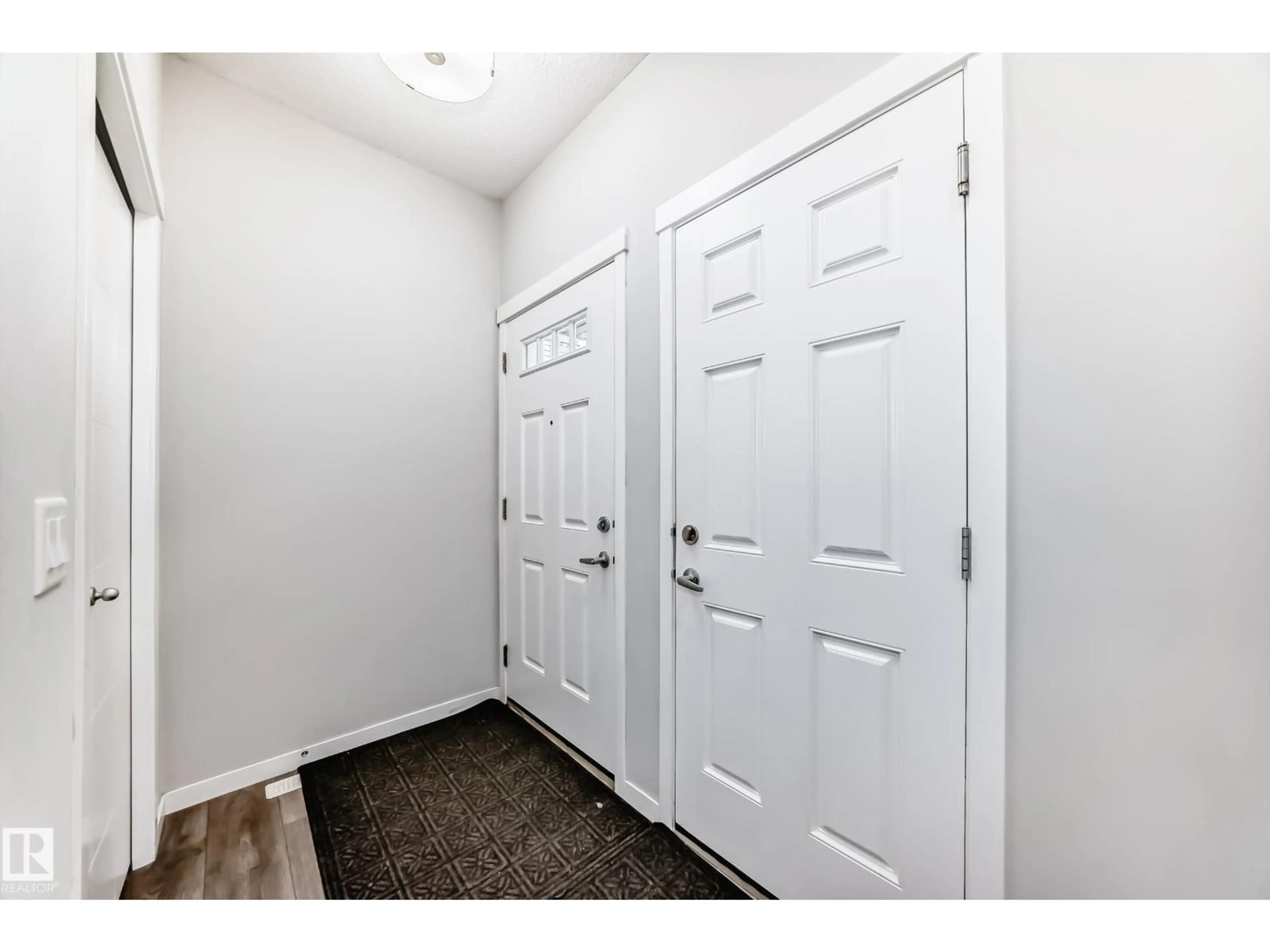 Indoor entryway for NW - 12212 176 AV, Edmonton Alberta T5X0L2