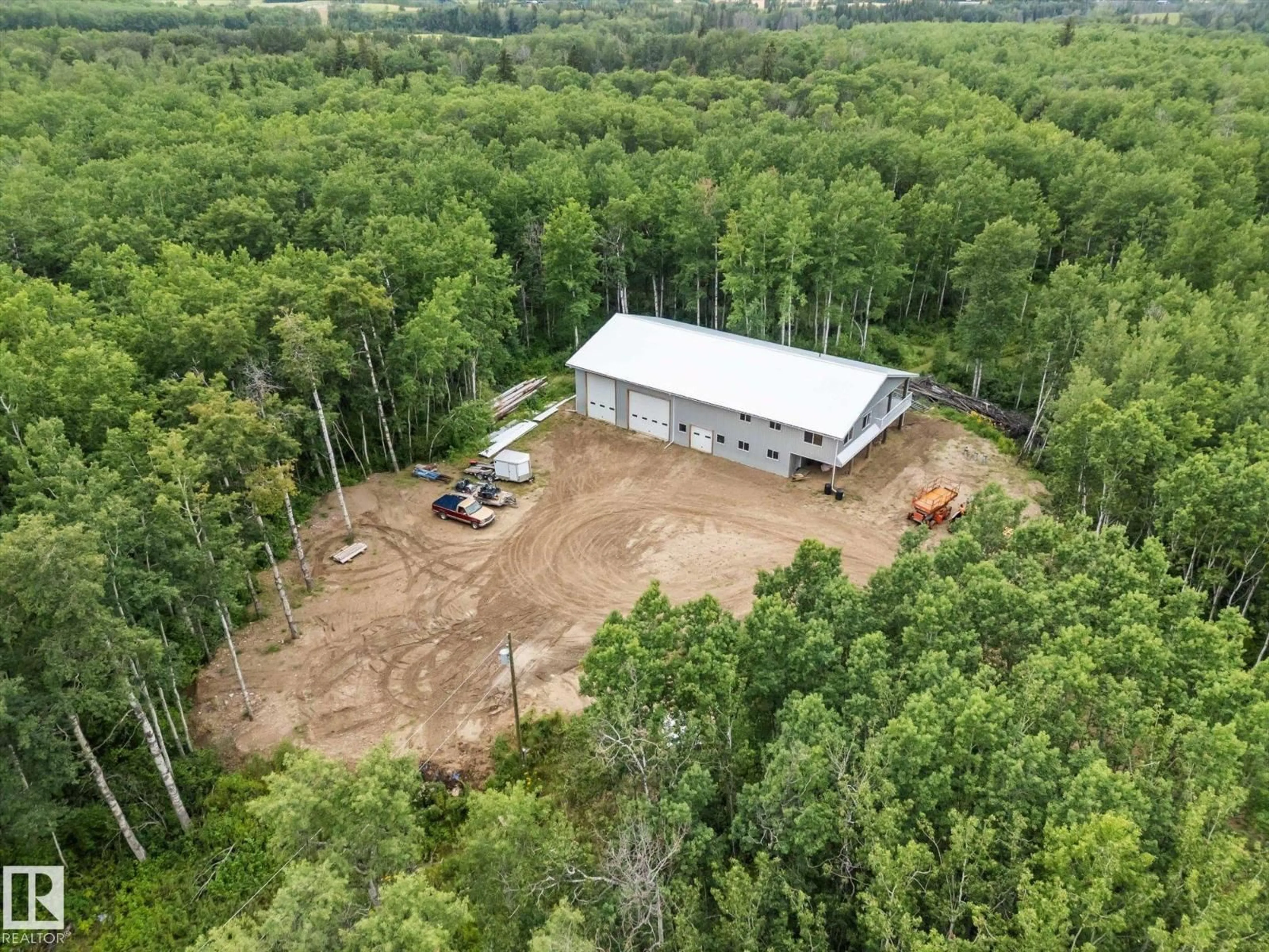 A pic from outside/outdoor area/front of a property/back of a property/a pic from drone, building for 54426 RGE ROAD 15, Rural Lac Ste. Anne County Alberta T0E1V0