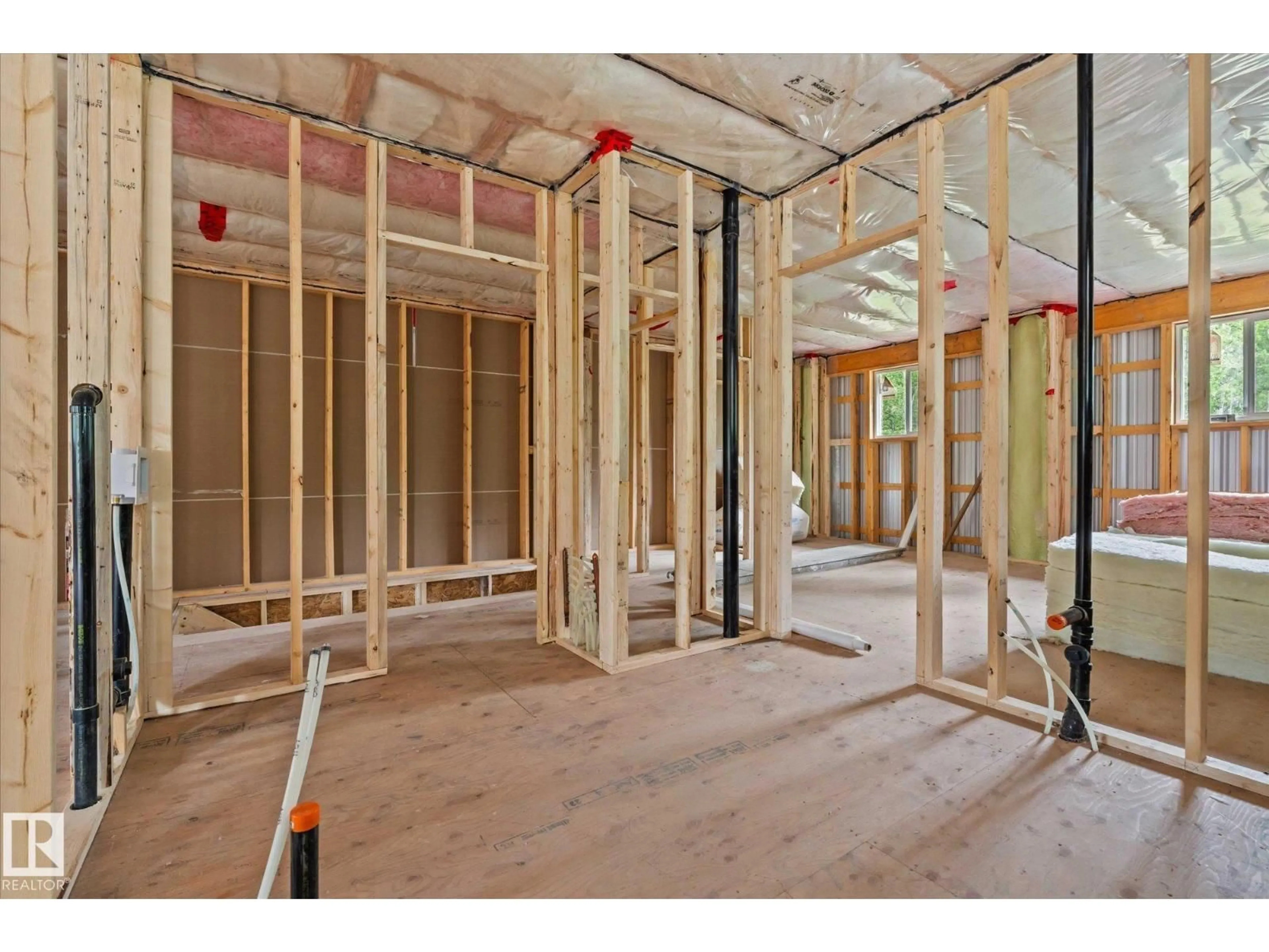 Indoor foyer for 54426 RGE ROAD 15, Rural Lac Ste. Anne County Alberta T0E1V0