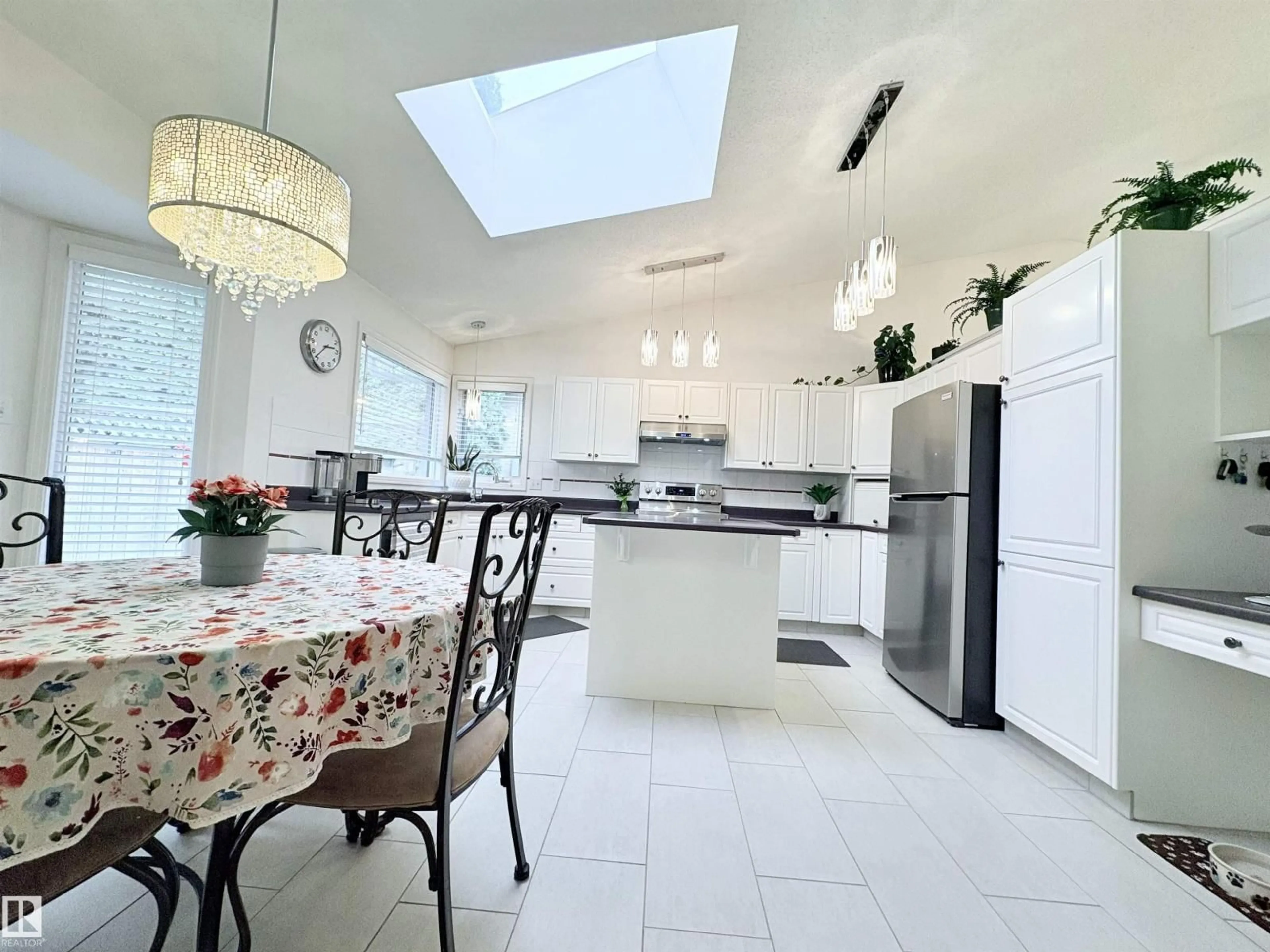 Open concept kitchen, ceramic/tile floor for 75 WOODSIDE CR, Spruce Grove Alberta T7X3E6