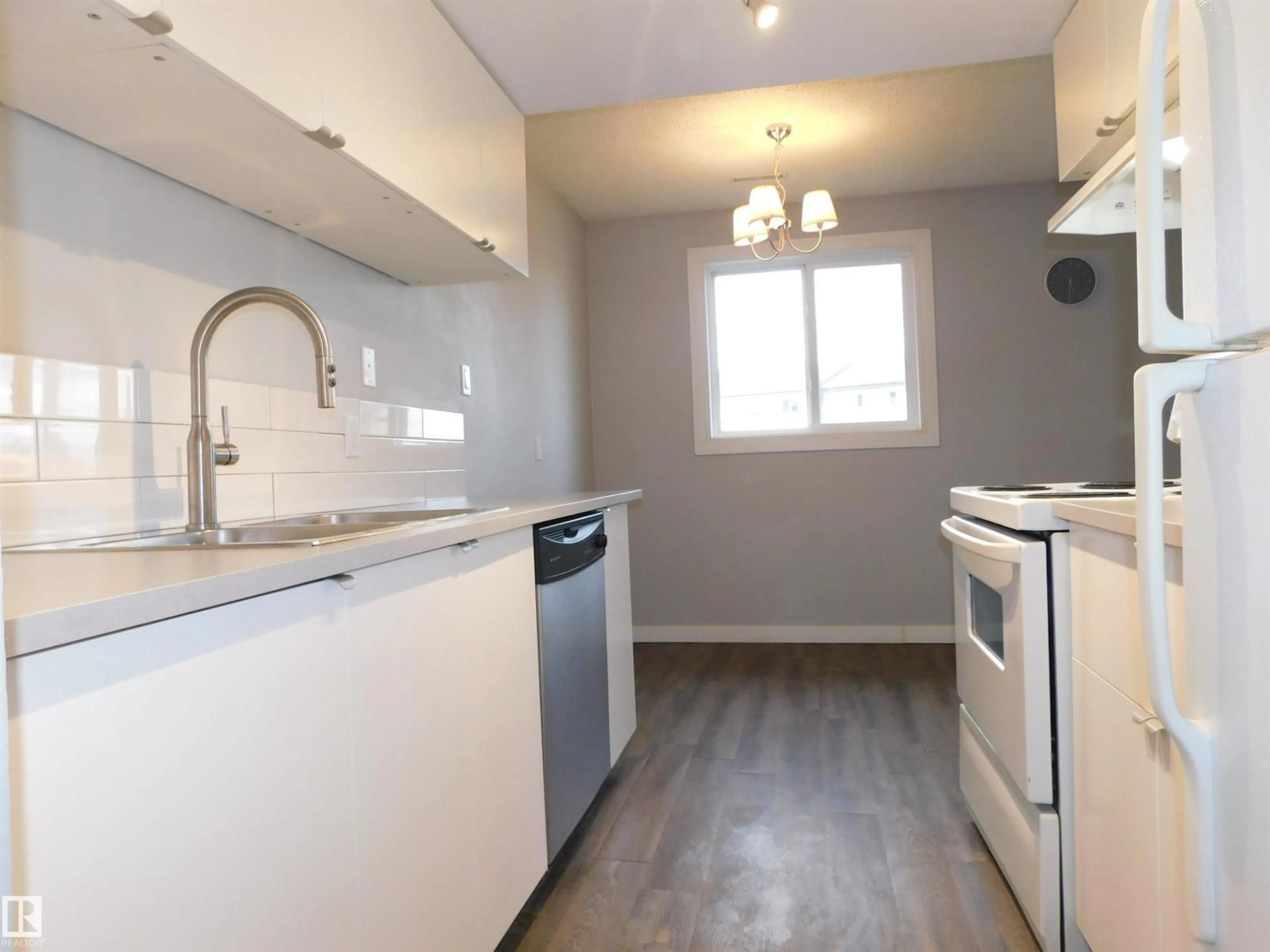 Standard kitchen, wood/laminate floor for 1412 LAKEWOOD RD, Edmonton Alberta T6K3M2