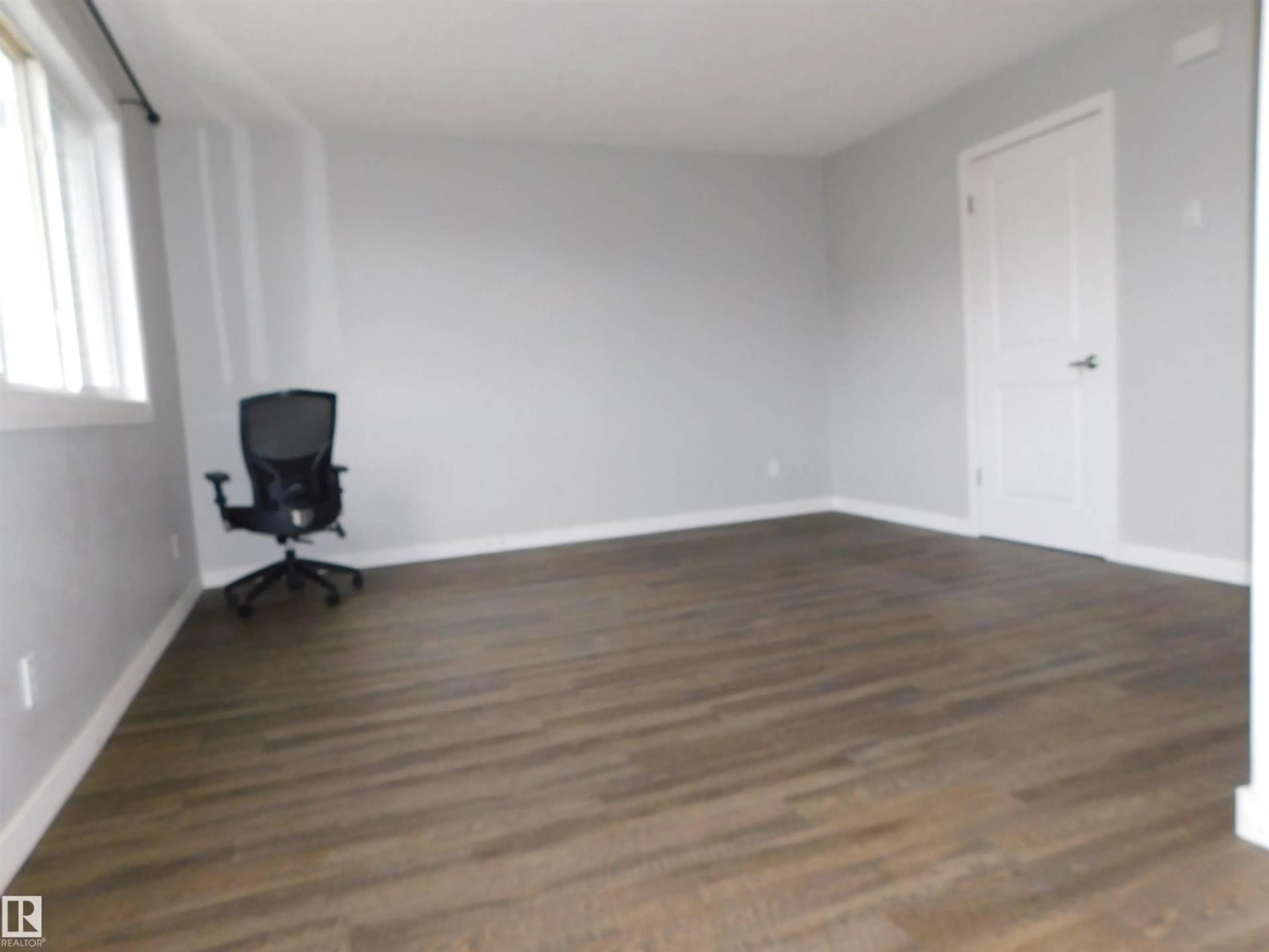 A pic of a room for 1412 LAKEWOOD RD, Edmonton Alberta T6K3M2
