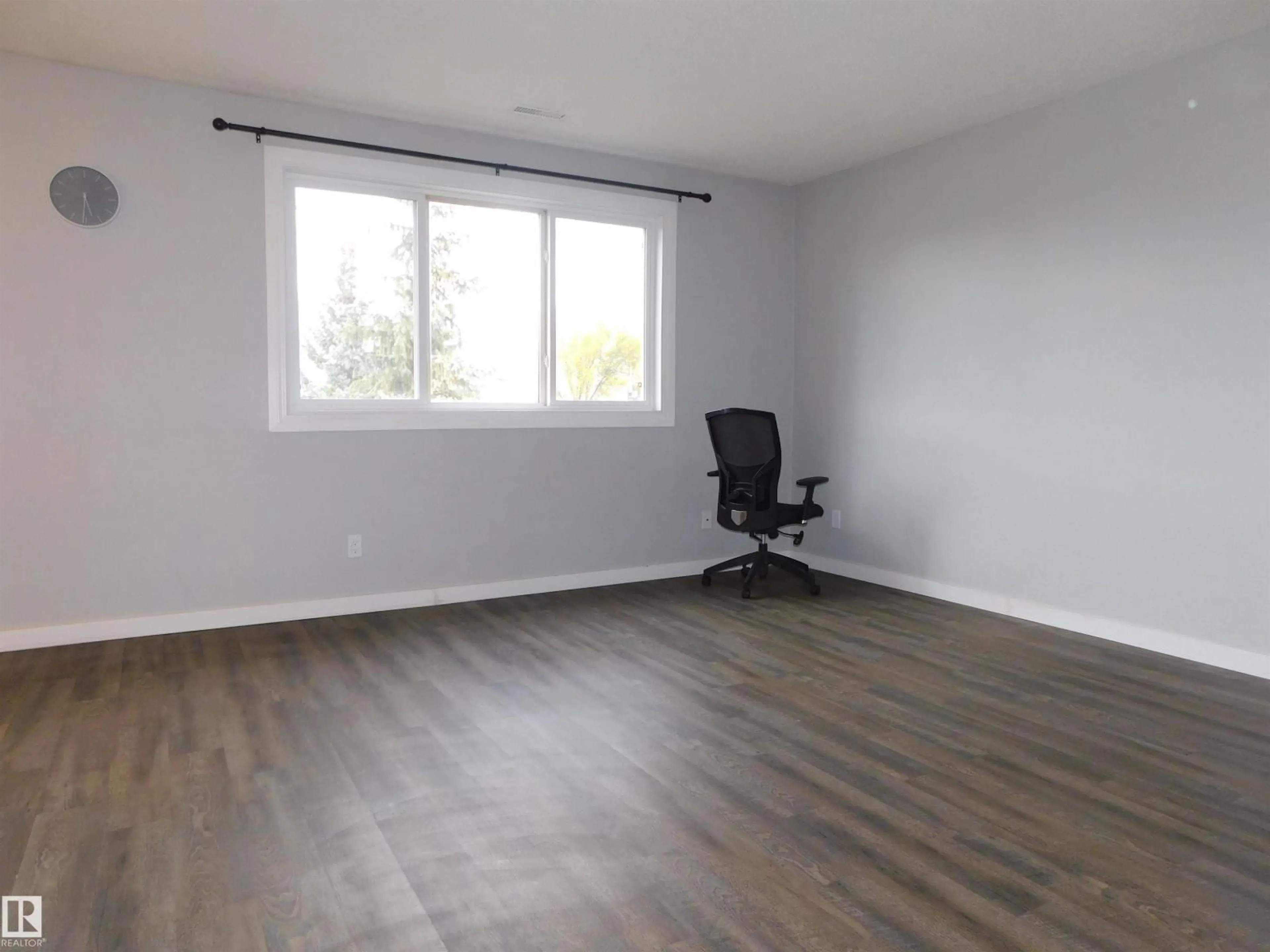 A pic of a room for 1412 LAKEWOOD RD, Edmonton Alberta T6K3M2