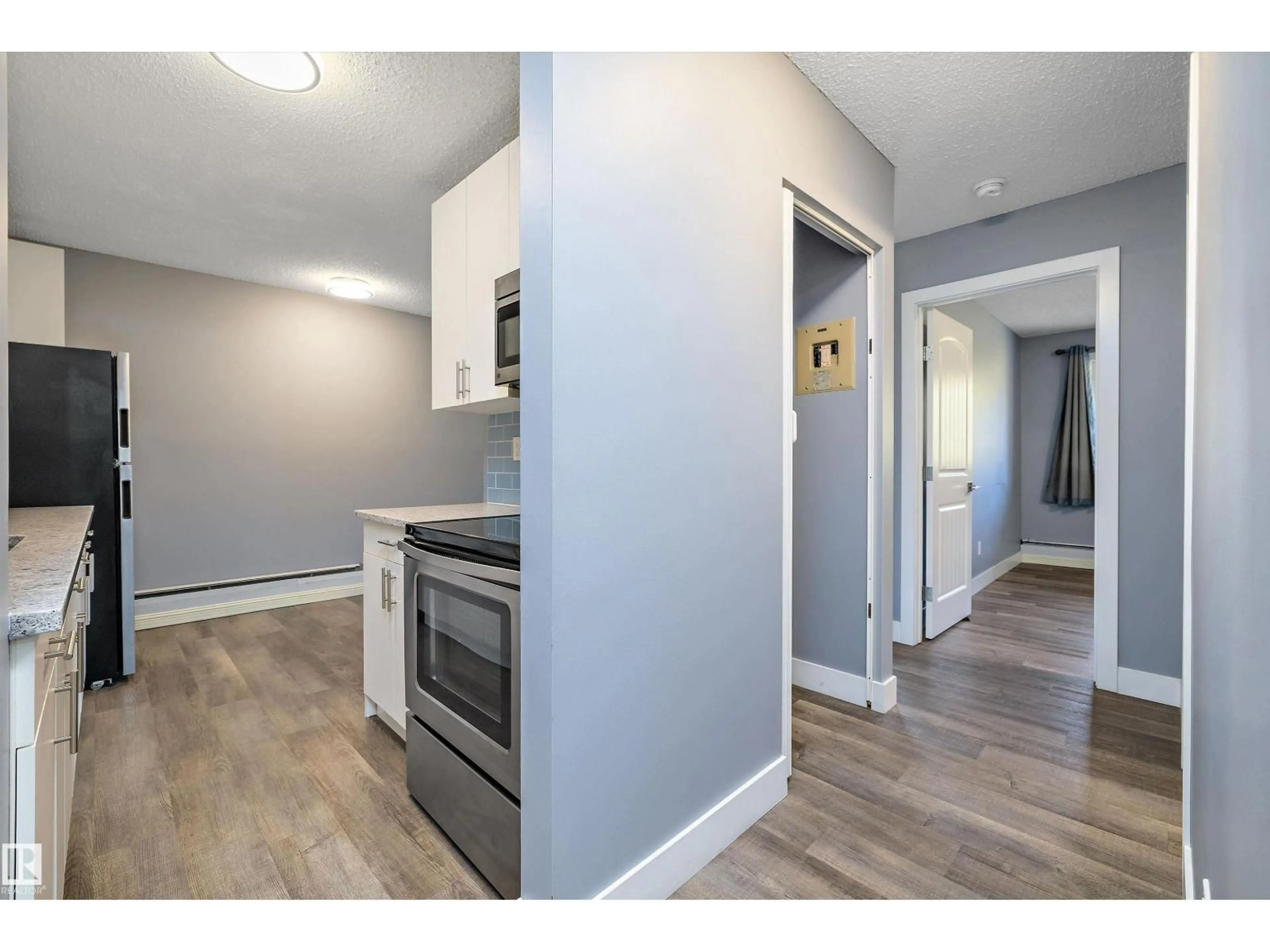 Unknown for 301 - 10620 104 ST NW, Edmonton Alberta T5H2W2