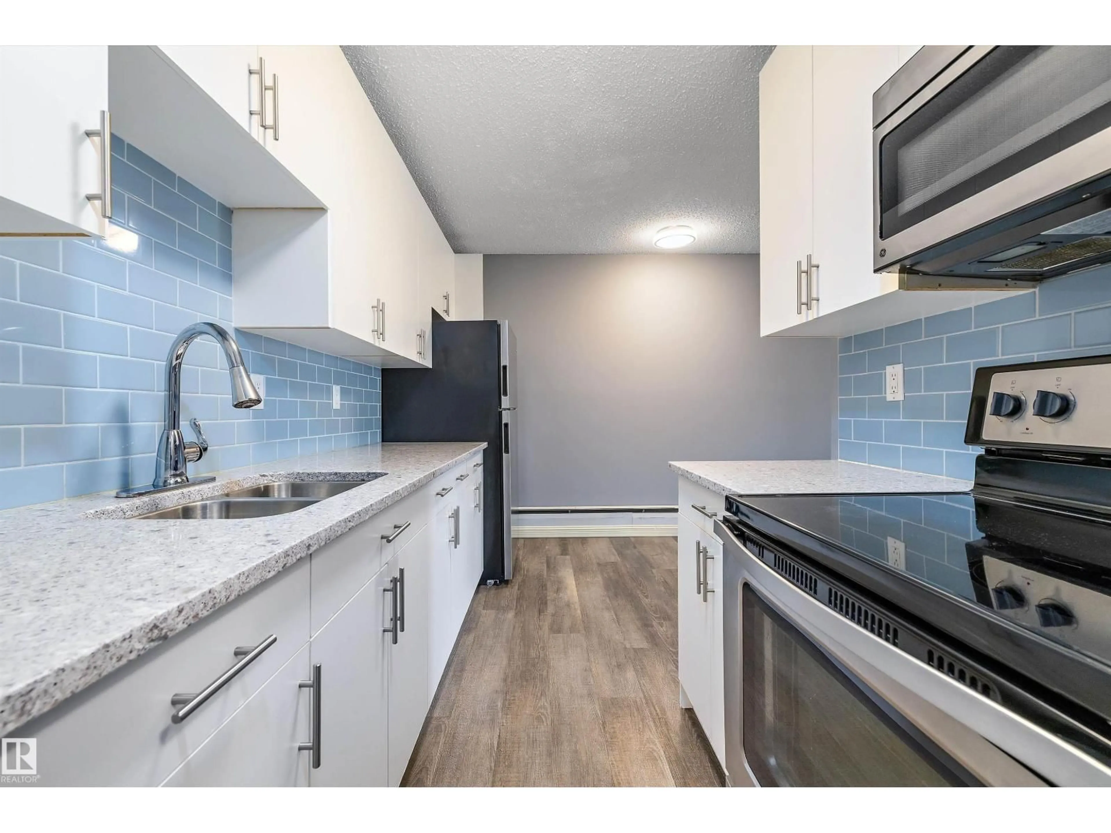 Standard kitchen, unknown for 301 - 10620 104 ST NW, Edmonton Alberta T5H2W2