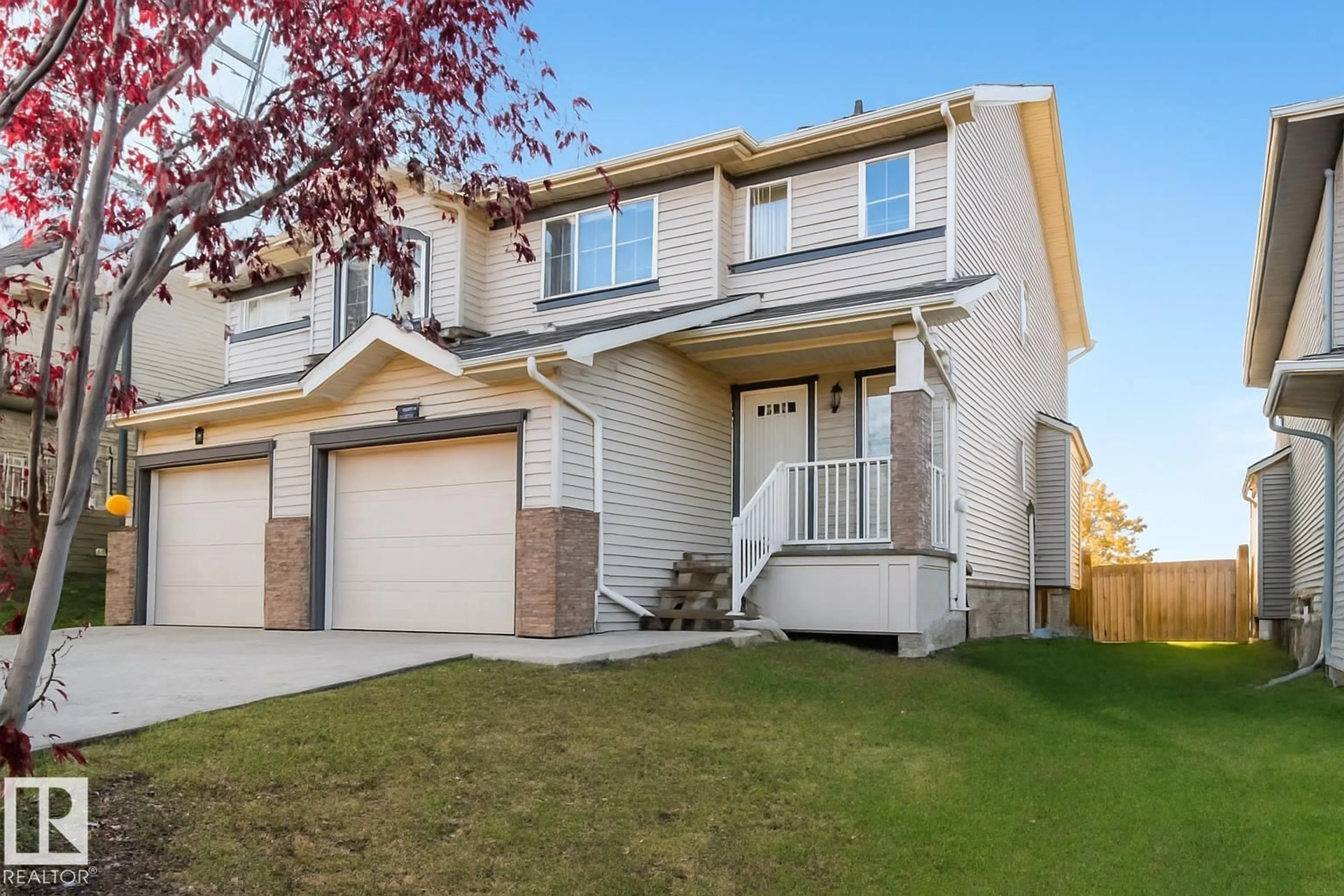 Home with vinyl exterior material, street for 6019 SUNBROOK LD, Sherwood Park Alberta T8H0J5