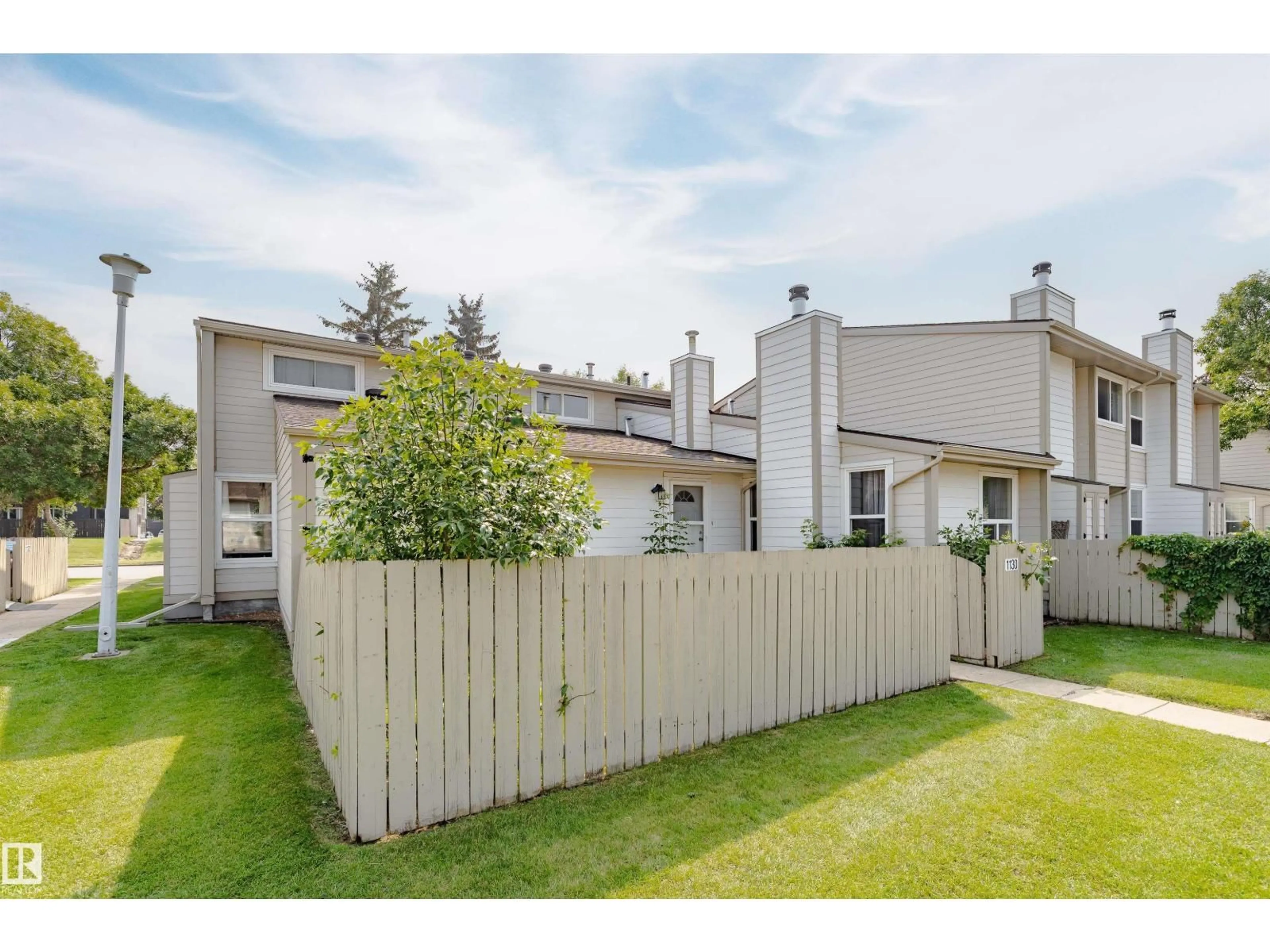 A pic from outside/outdoor area/front of a property/back of a property/a pic from drone, unknown for 1130 KNOTTWOOD RD, Edmonton Alberta T6K2J8