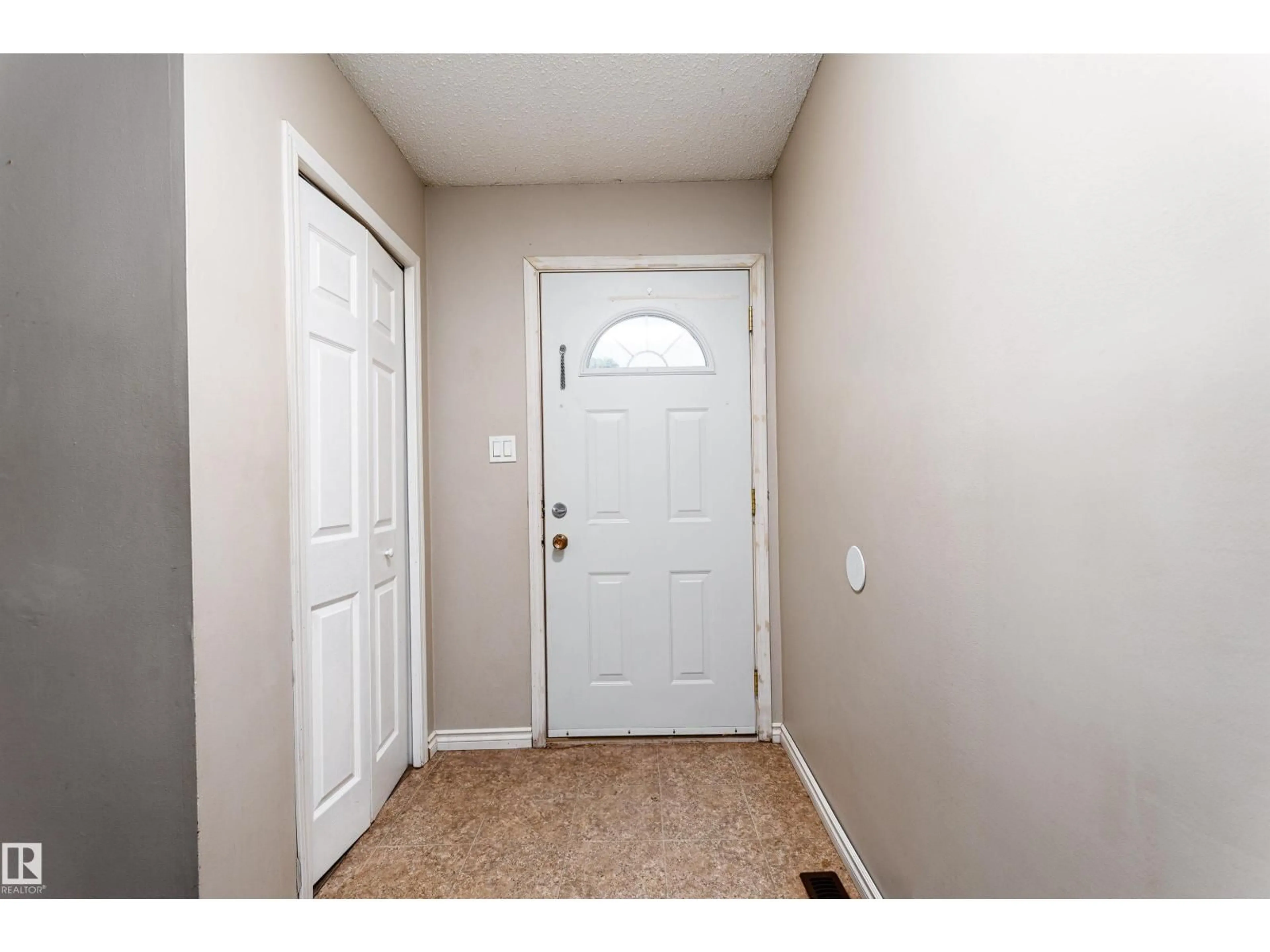 Indoor entryway for 1130 KNOTTWOOD RD, Edmonton Alberta T6K2J8