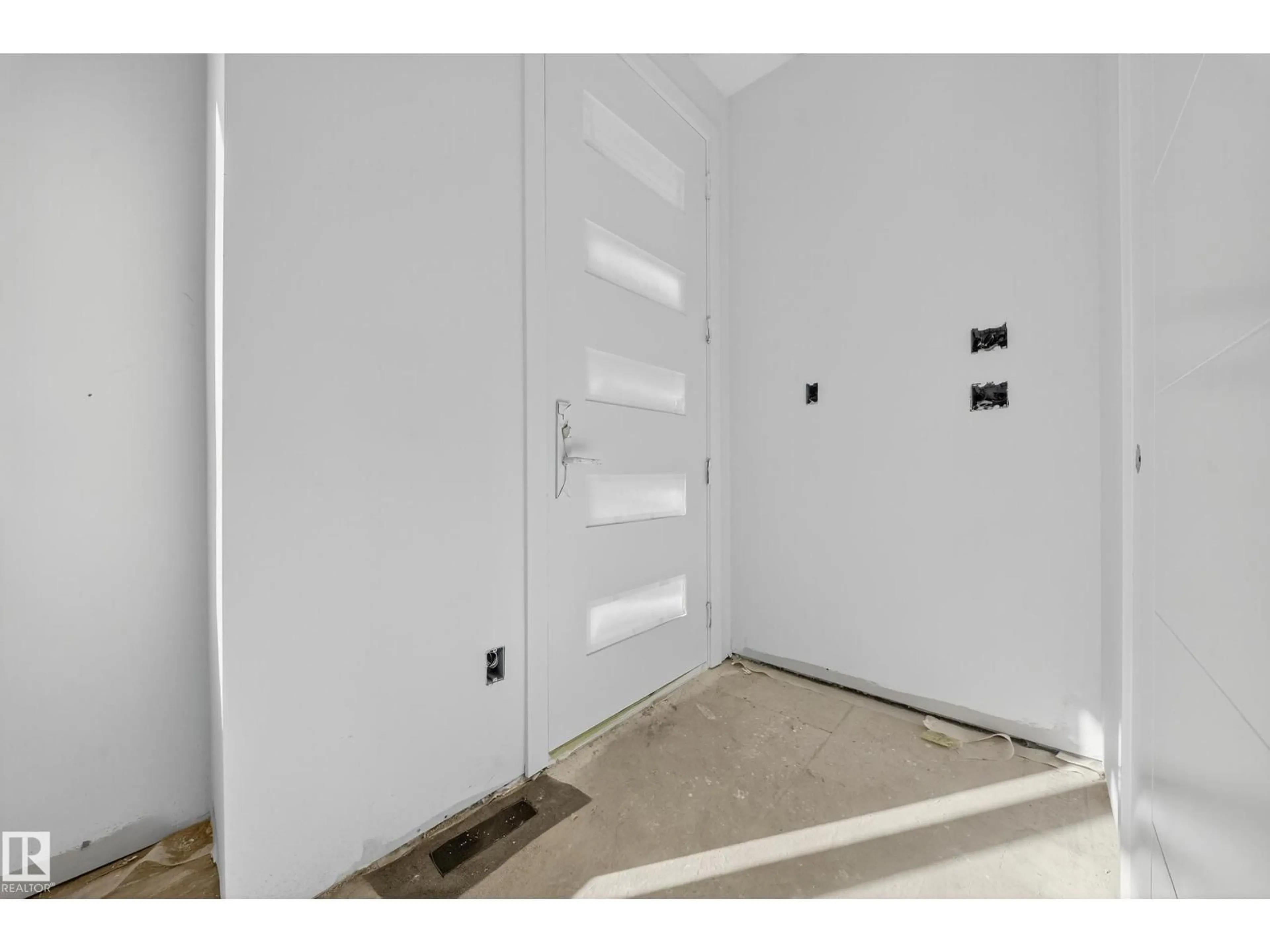 Indoor entryway for NW - 5213 104A ST, Edmonton Alberta T6H2L9