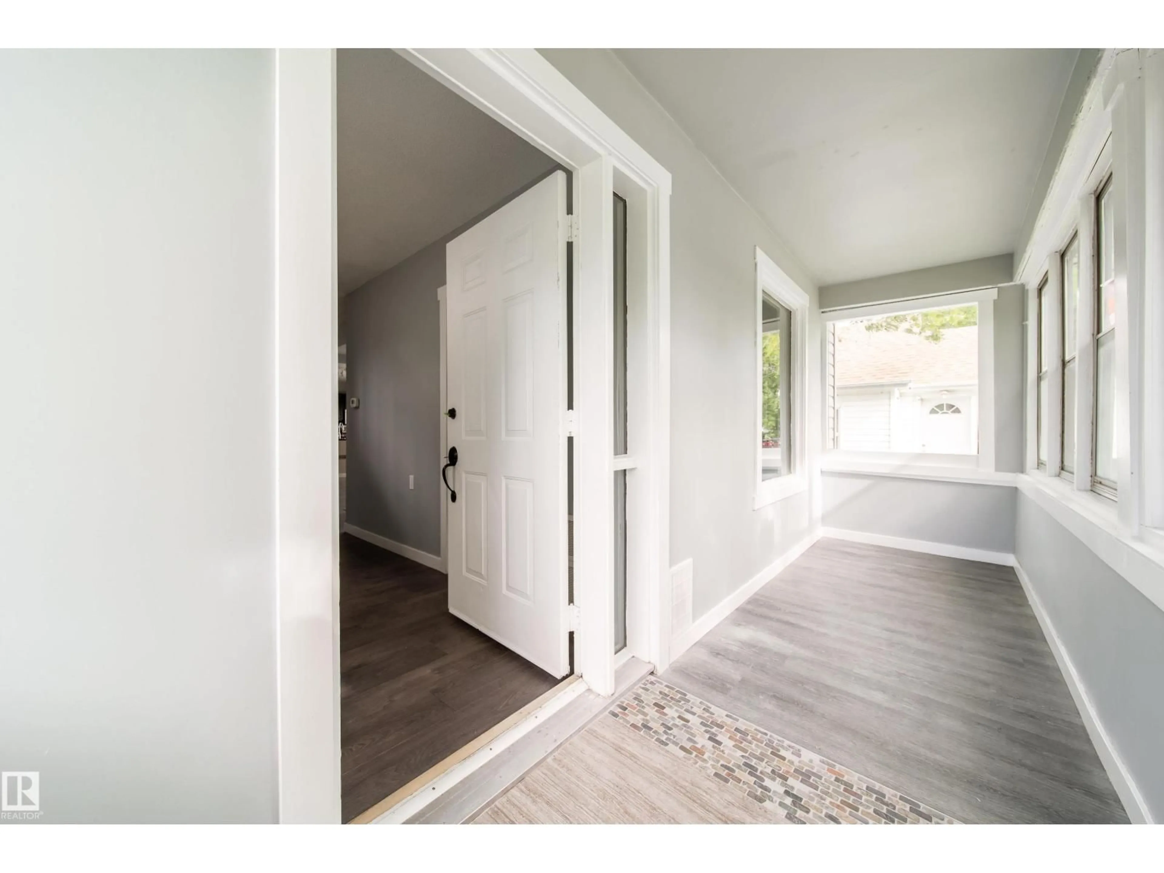 Indoor entryway for NW - 11908 77 ST, Edmonton Alberta T5B2G4
