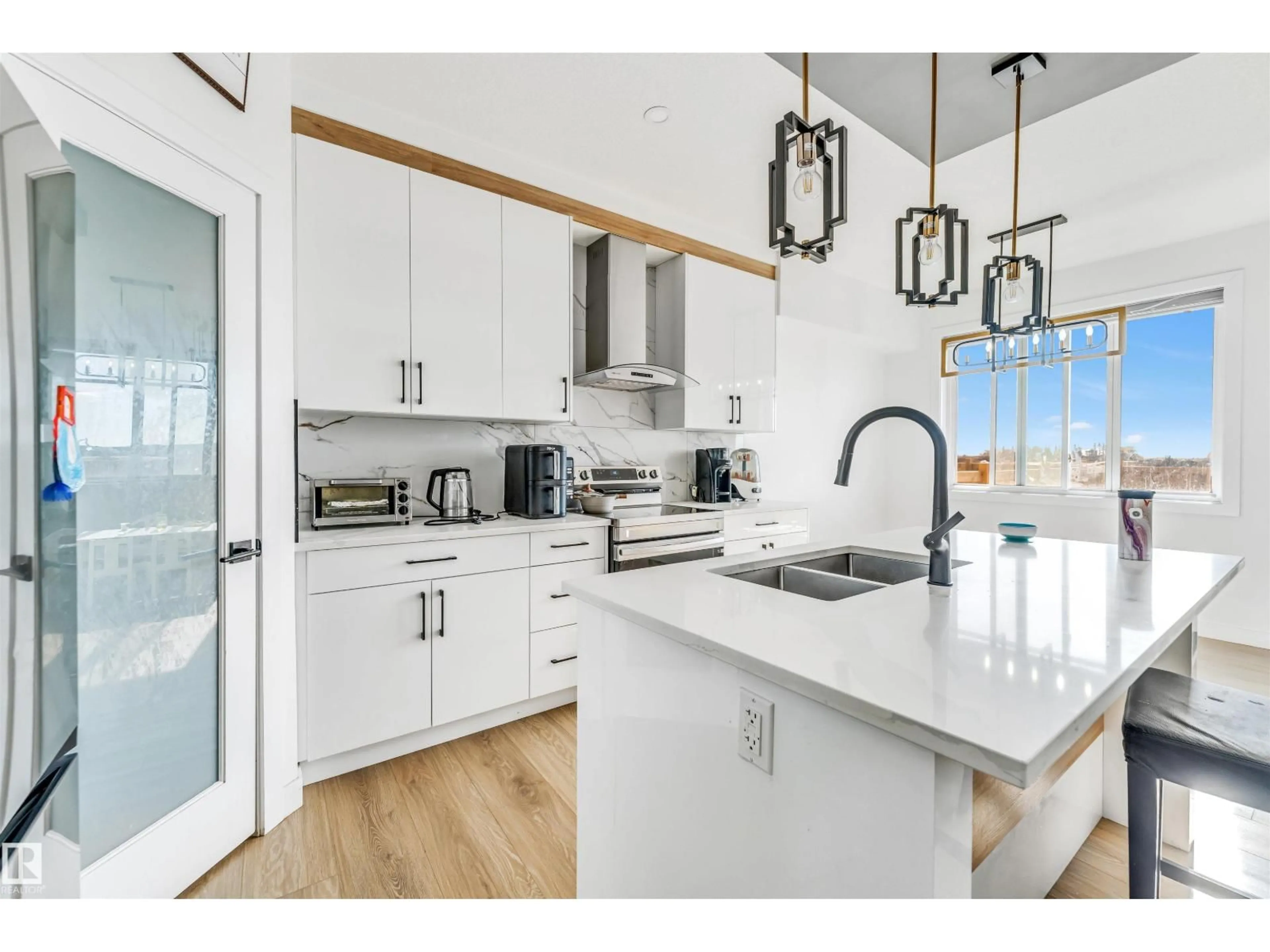 Open concept kitchen, ceramic/tile floor for 3911 40 AV, Beaumont Alberta T4X3B5