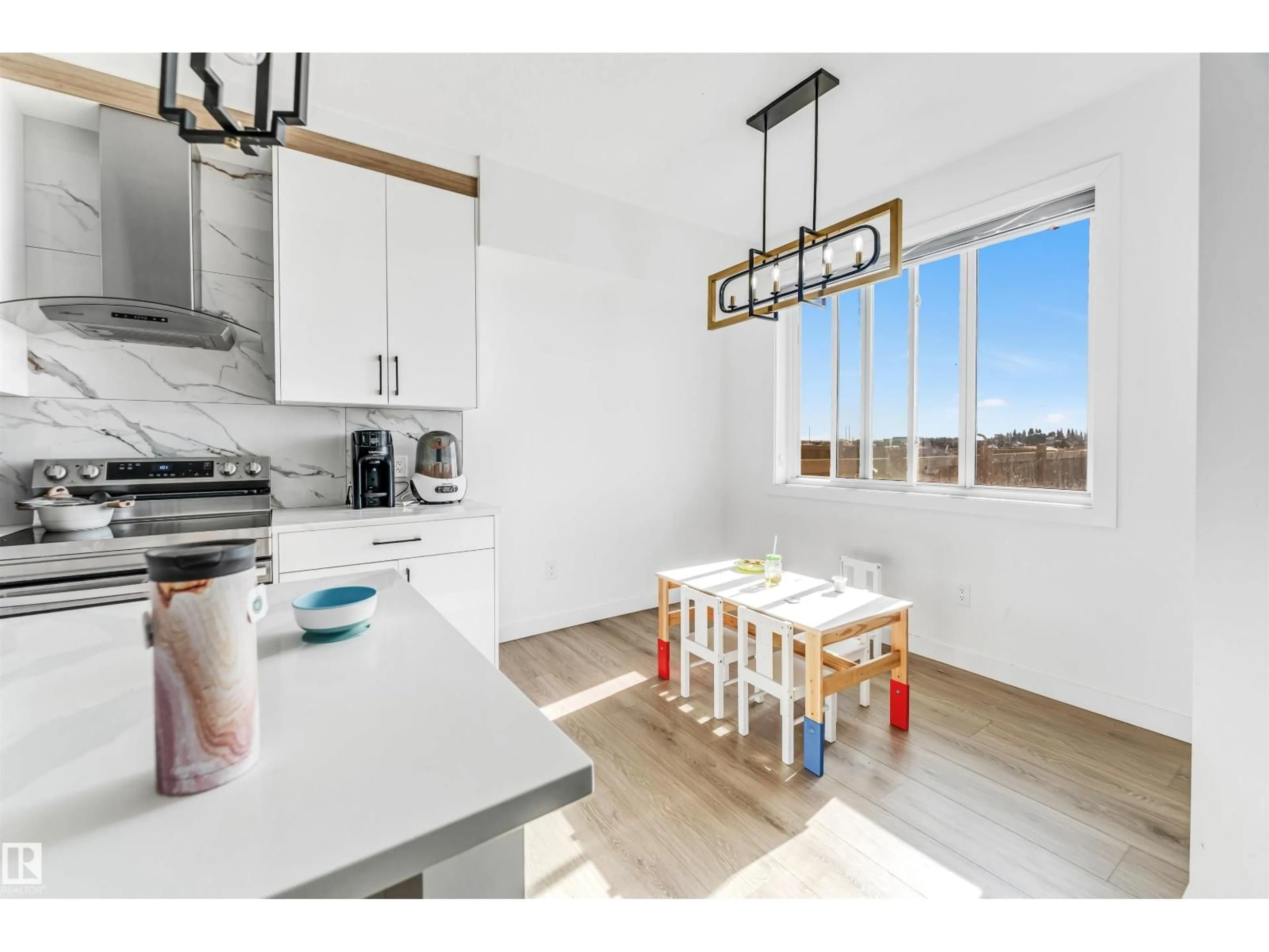 Open concept kitchen, unknown for 3911 40 AV, Beaumont Alberta T4X3B5