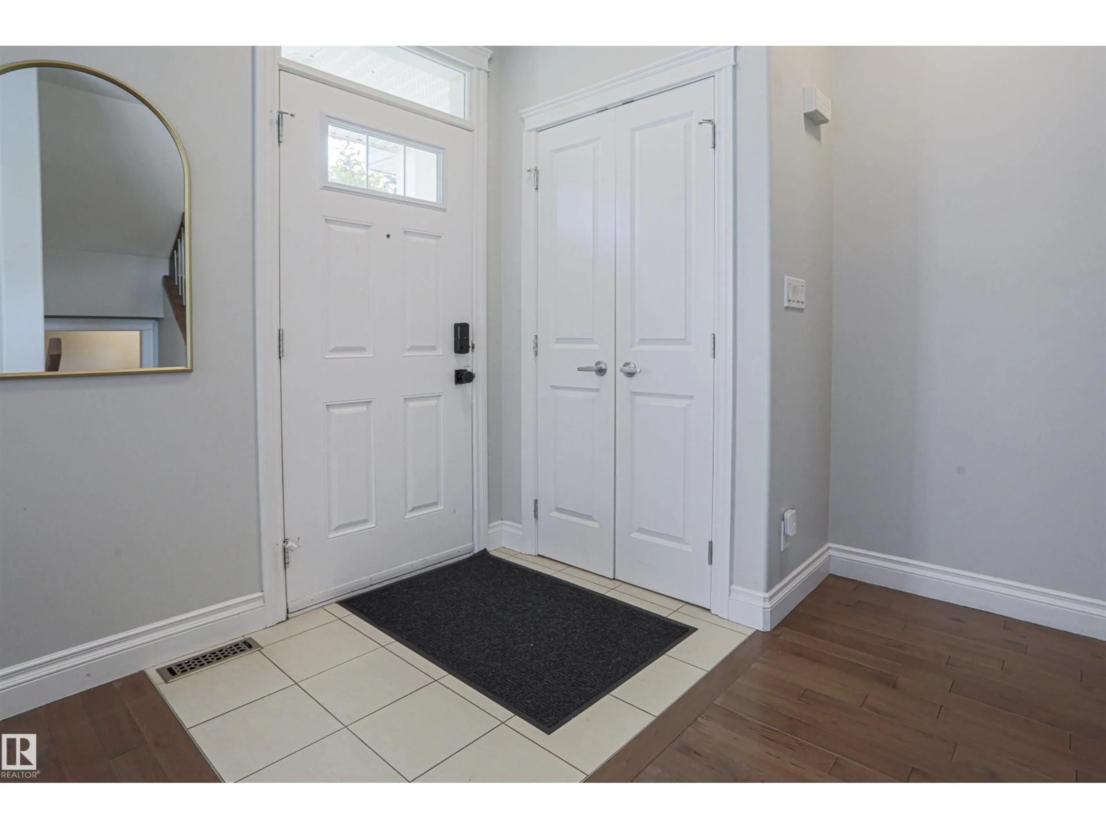 Indoor entryway for NW - 8804 100 ST, Edmonton Alberta T6E2R7