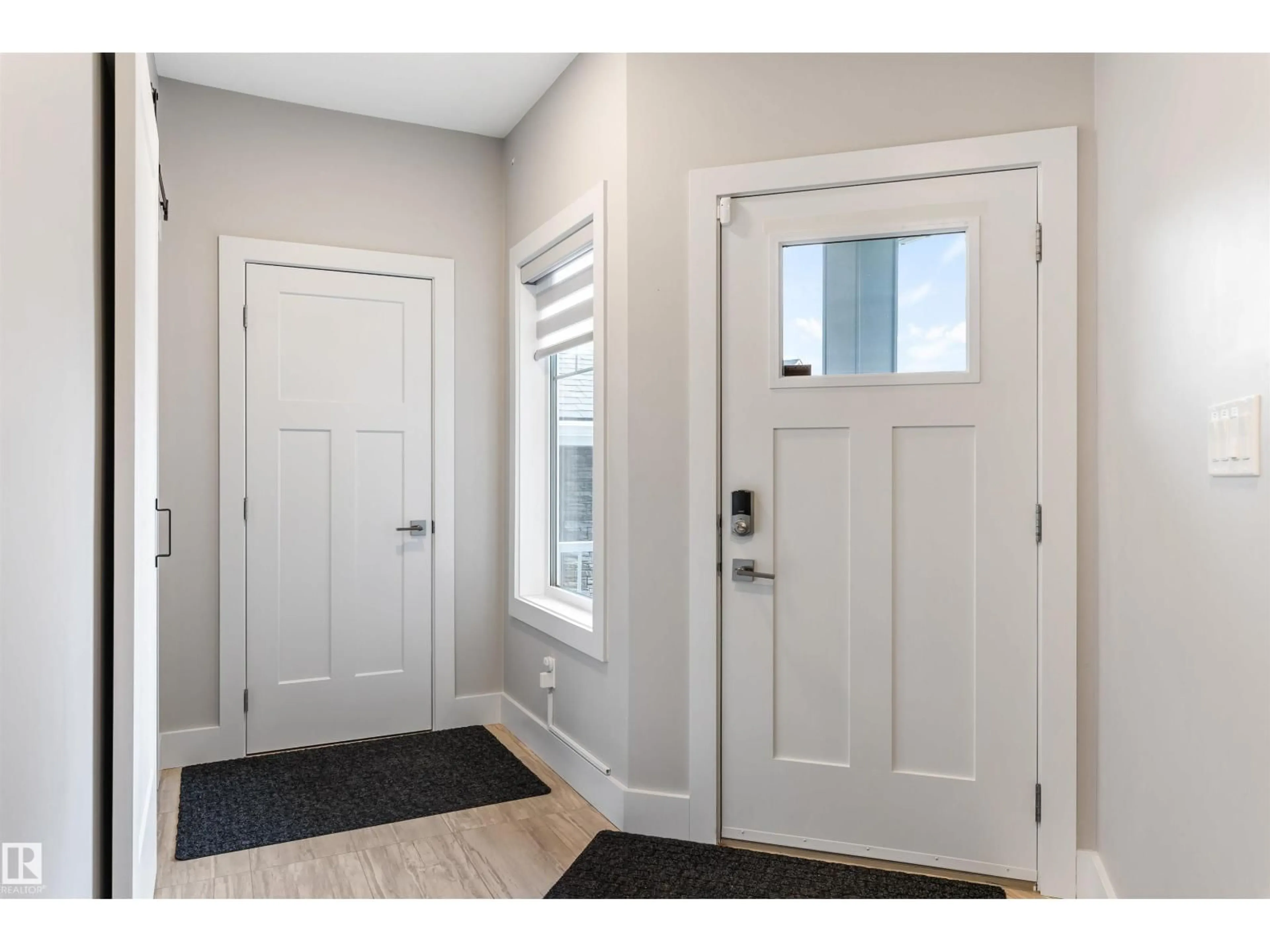 Indoor entryway for 1748 TANAGER CL, Edmonton Alberta T5S0M5