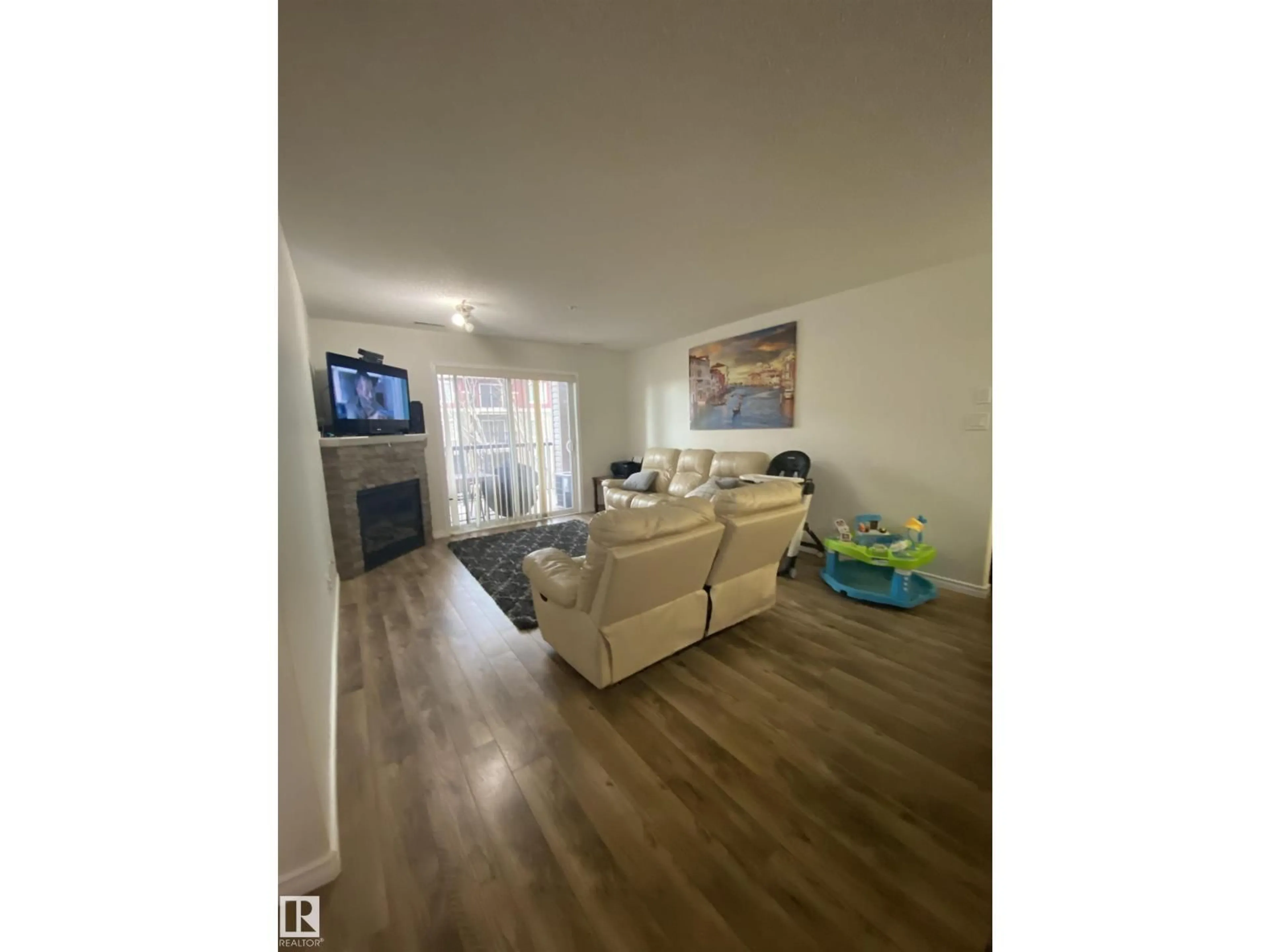 A pic of a room for 319 17407 99 AV NW, Edmonton Alberta T6T0W8