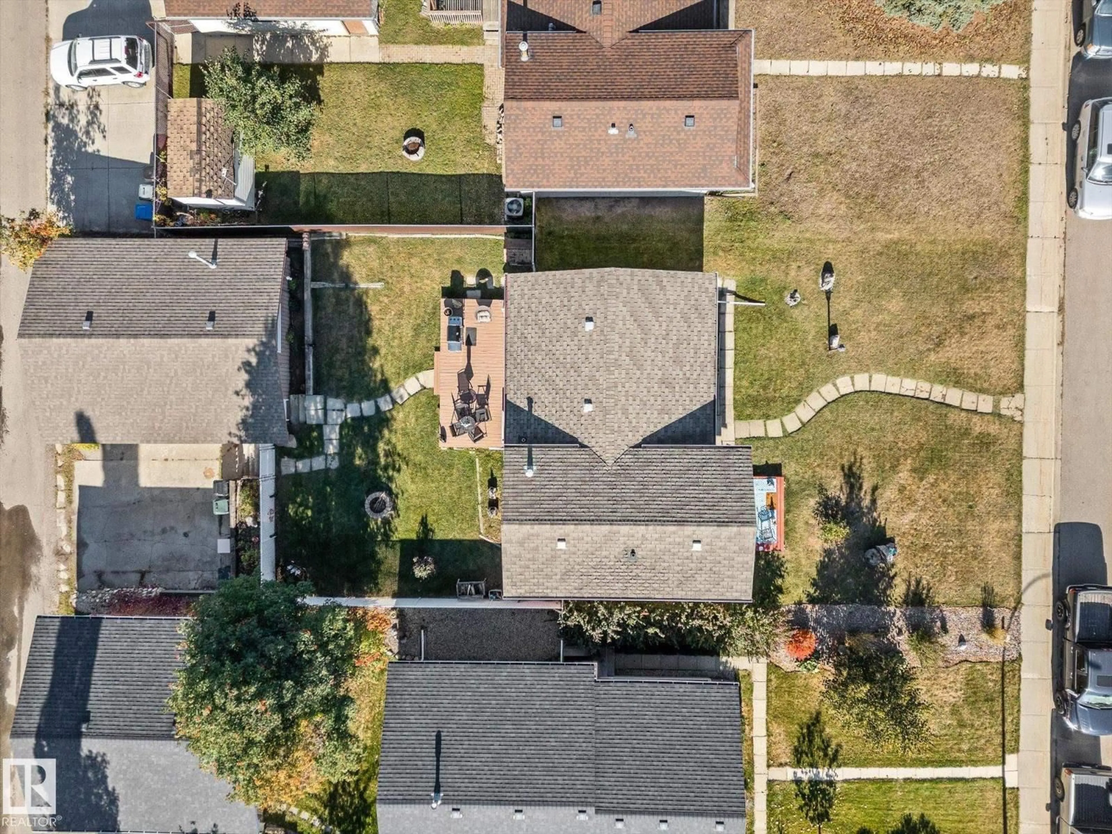 A pic from outside/outdoor area/front of a property/back of a property/a pic from drone, street for 10 BROOKSIDE CR, Spruce Grove Alberta T7X1B7