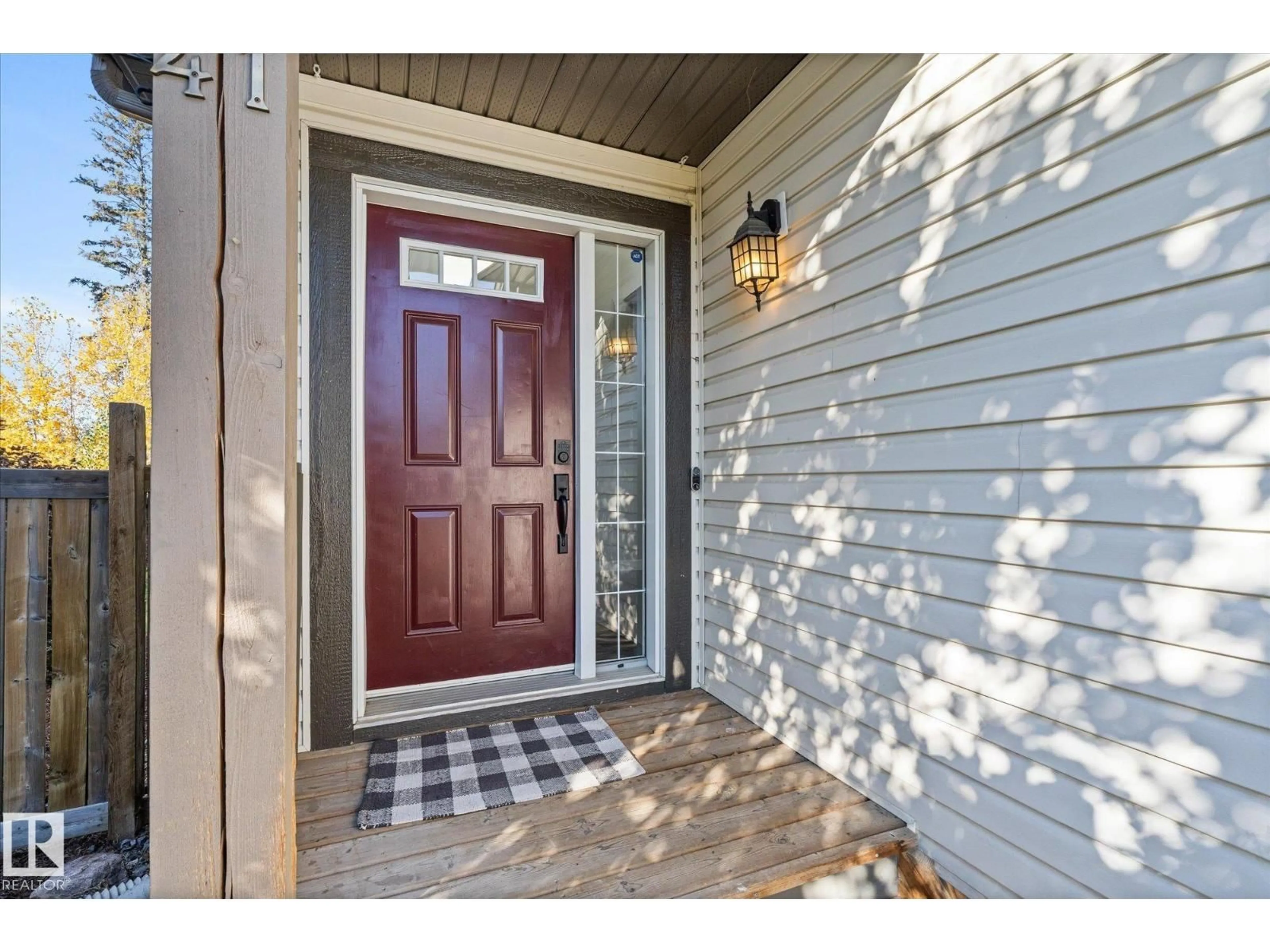 Indoor entryway for 41 MEADOWLAND CR, Spruce Grove Alberta T7X0P9