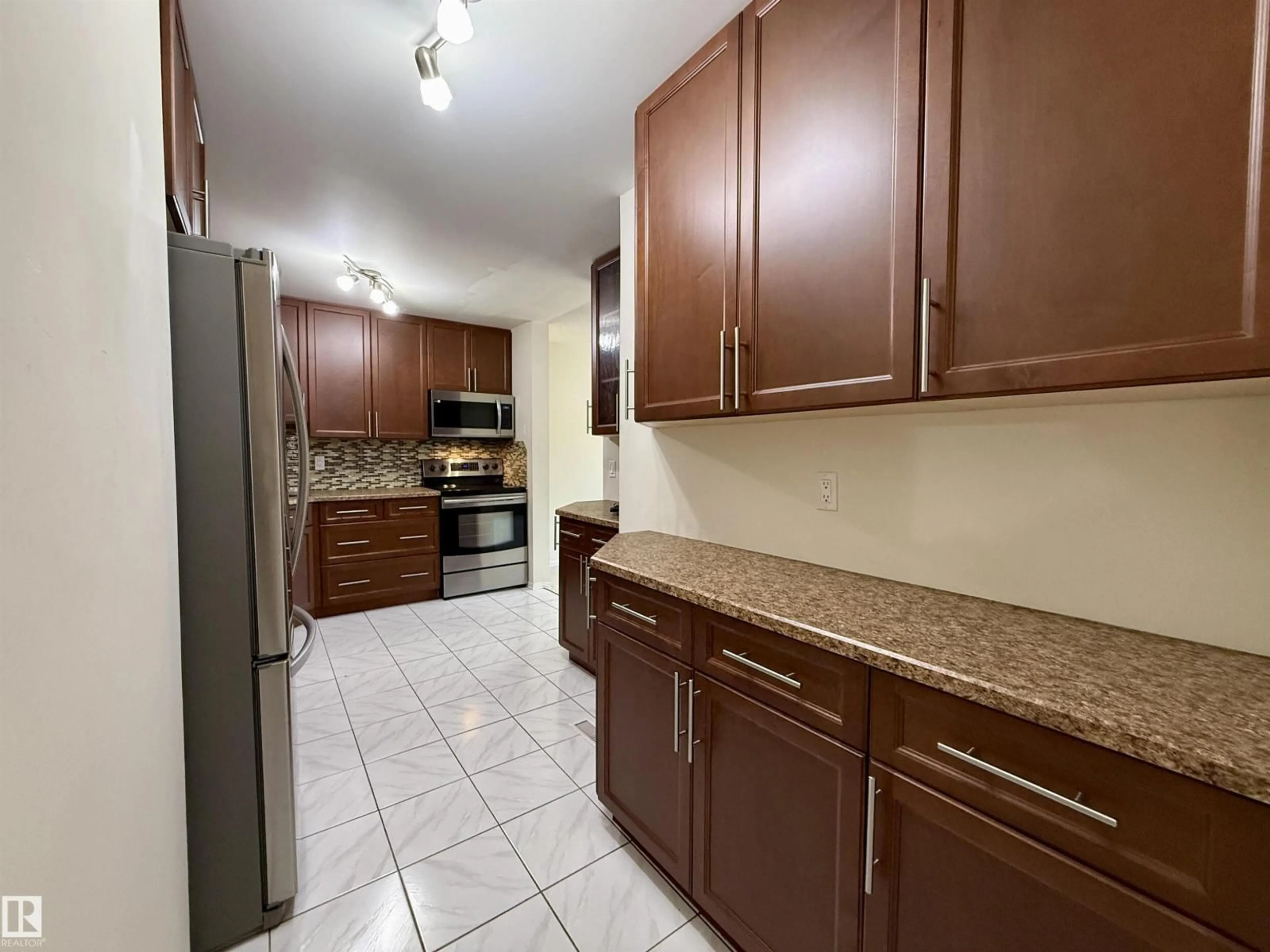 Standard kitchen, unknown for 221 CALLINGWOOD PL, Edmonton Alberta T5T2C6