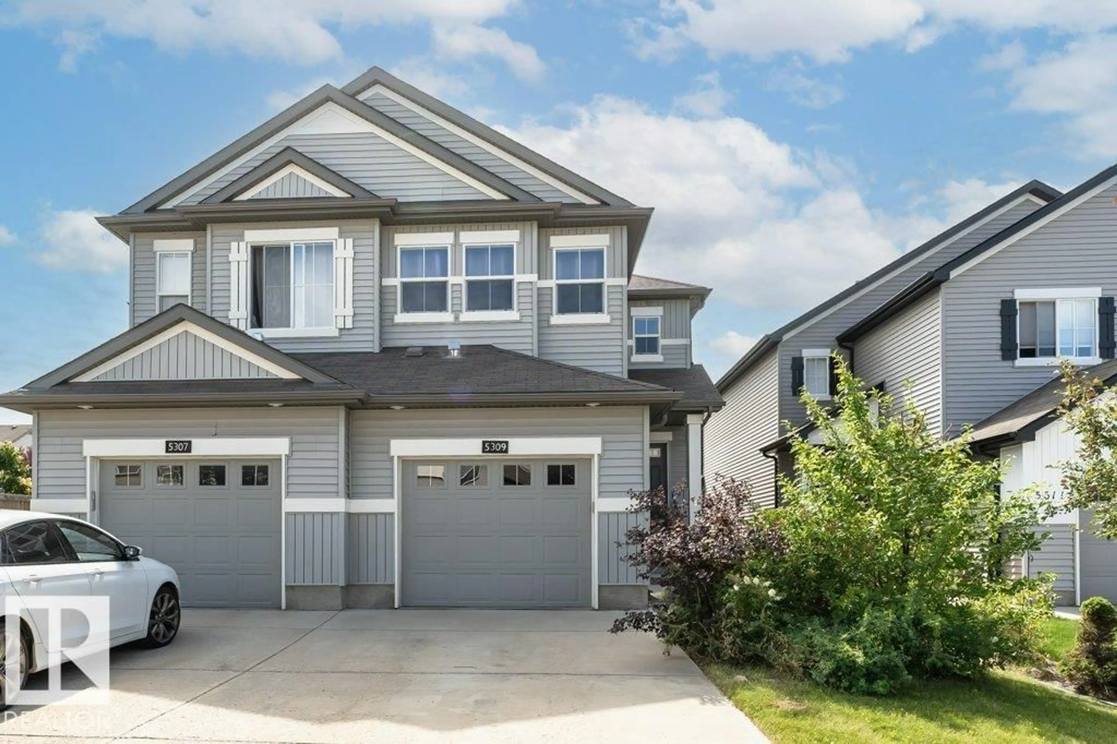 Home with vinyl exterior material, street for 5309 14 AV, Edmonton Alberta T6X1S2
