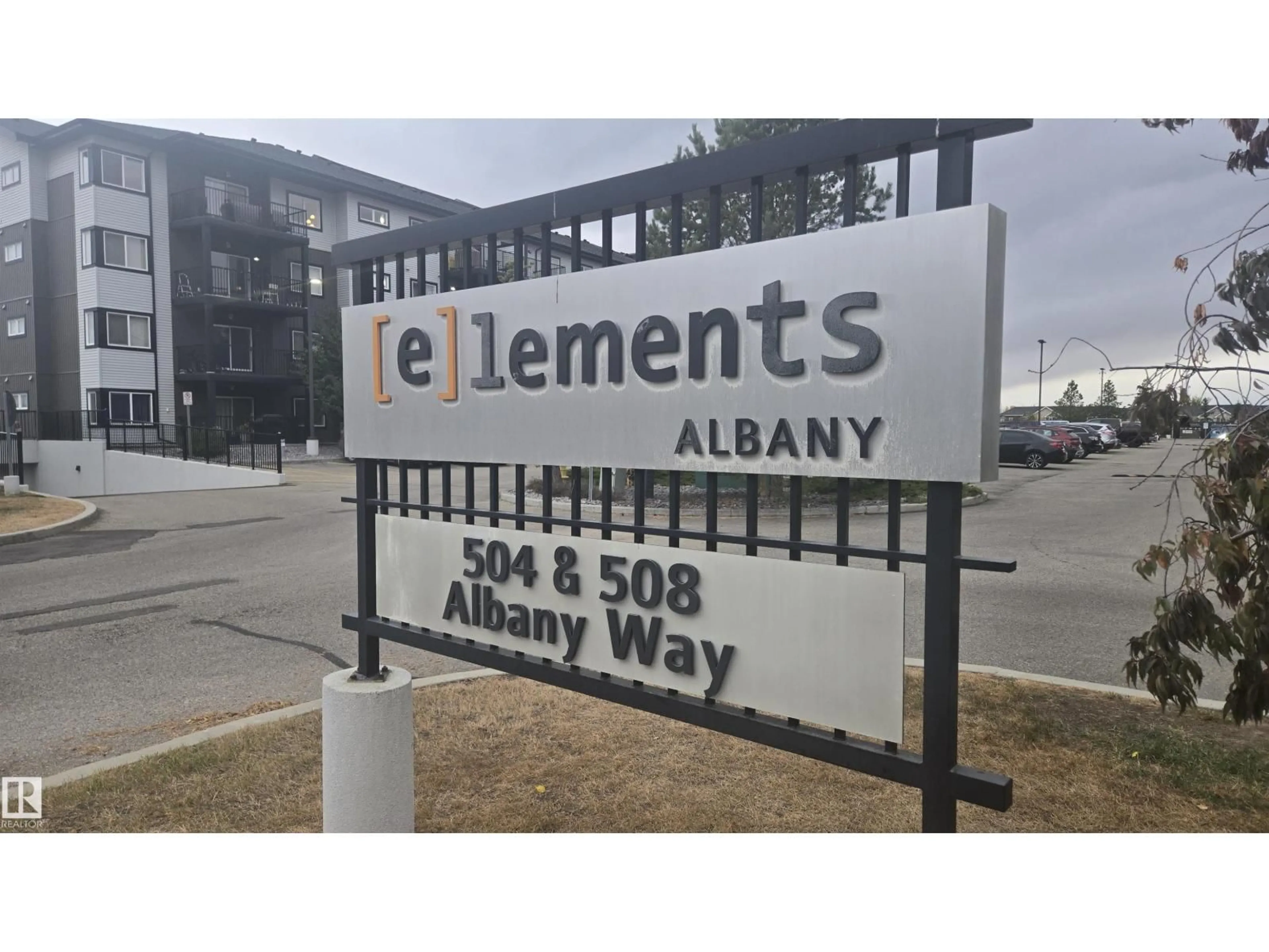 Indoor entryway for 508 - 119 ALBANY WY, Edmonton Alberta T6V0L1