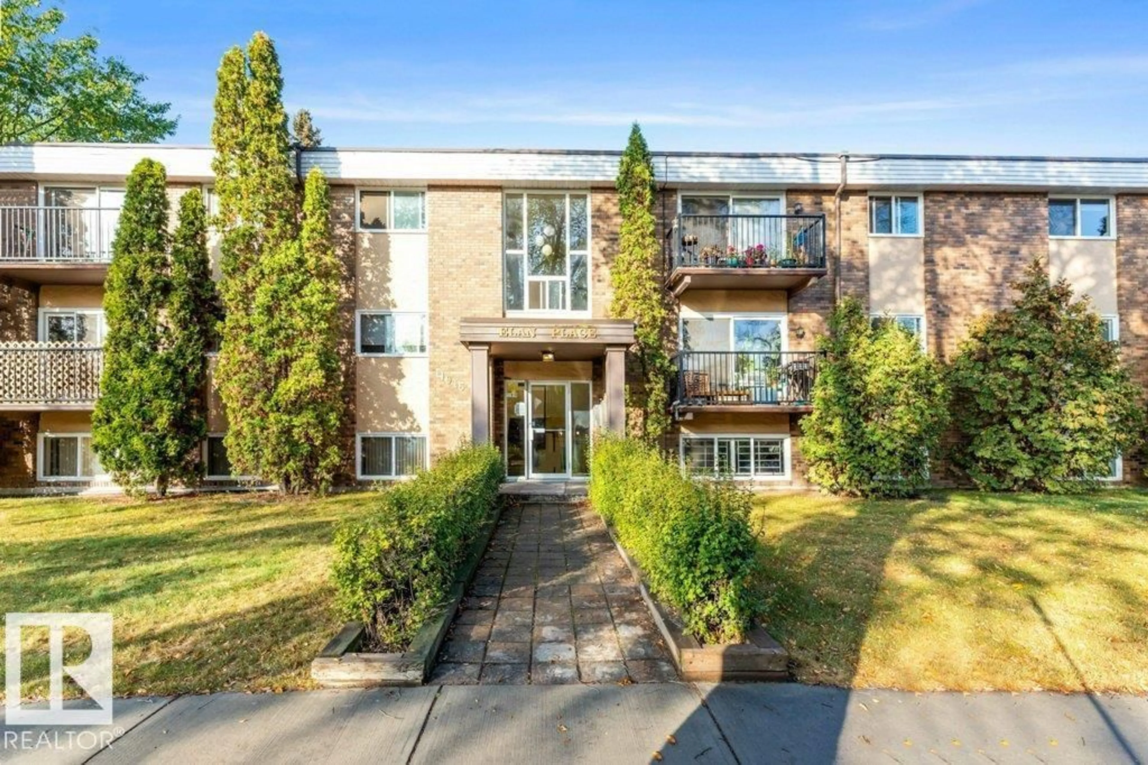 Home with brick exterior material, unknown for #101 - 11916 104 ST NW, Edmonton Alberta T5T2L2