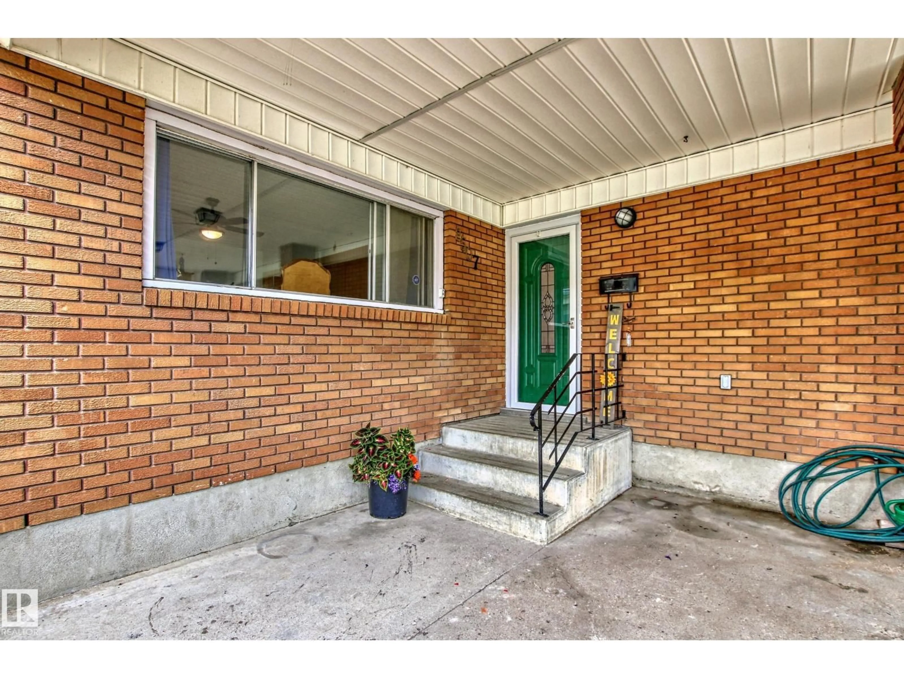 Unknown for 8507 56 ST, Edmonton Alberta T6B1H8