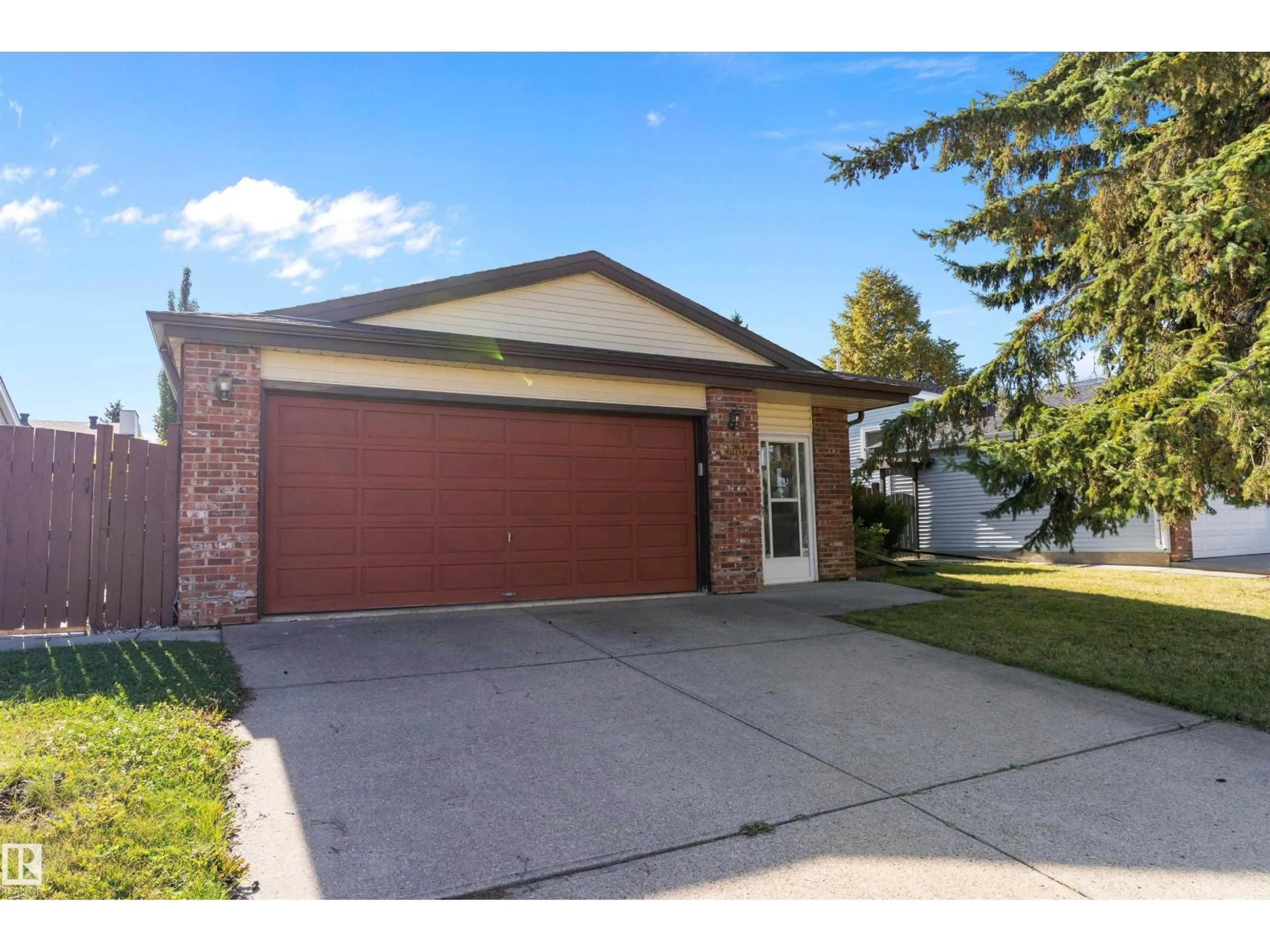 Unknown for 10435 14 AV, Edmonton Alberta T6J5R7