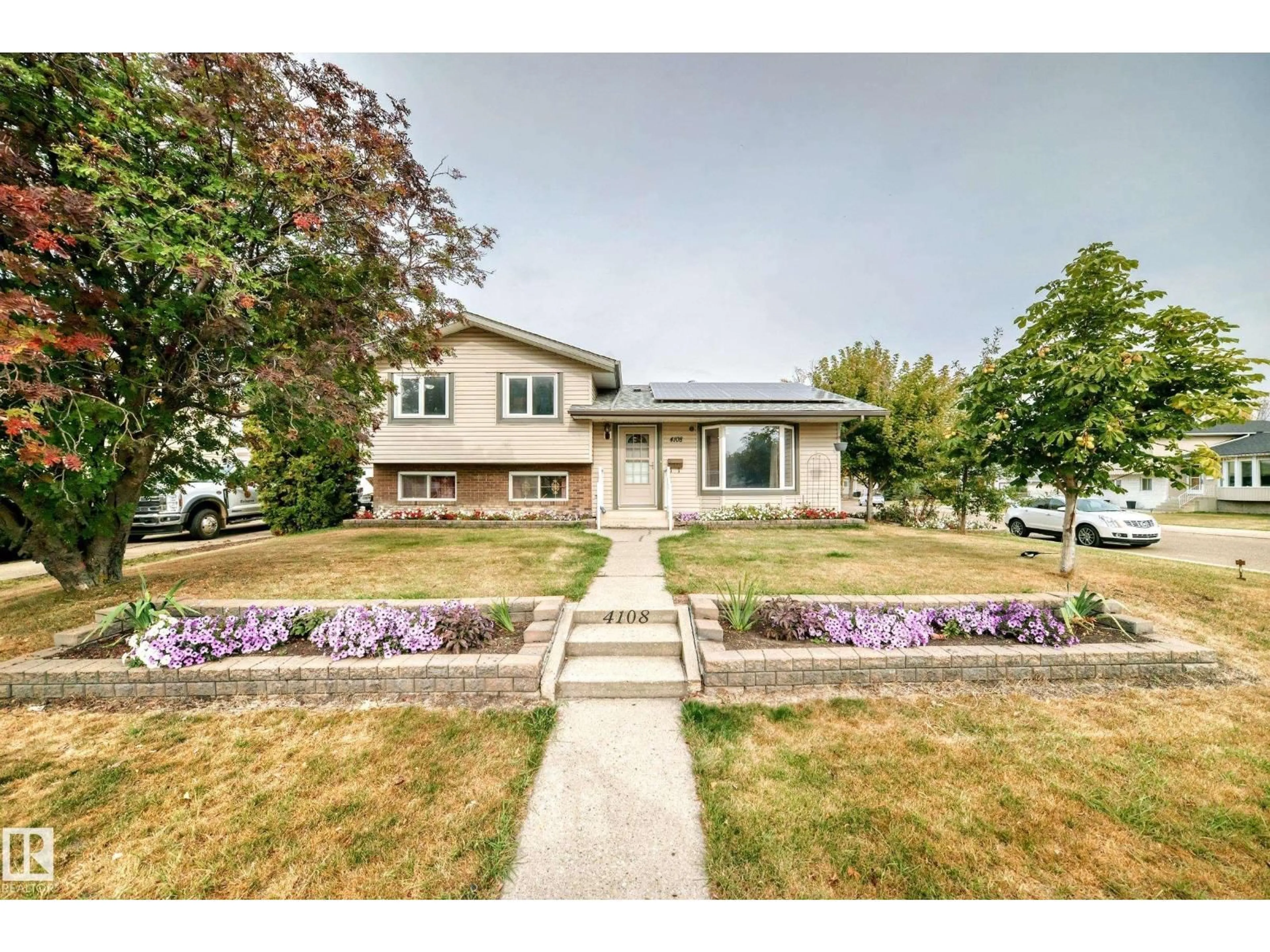 Unknown for 4108 135 AV, Edmonton Alberta T5A2N7