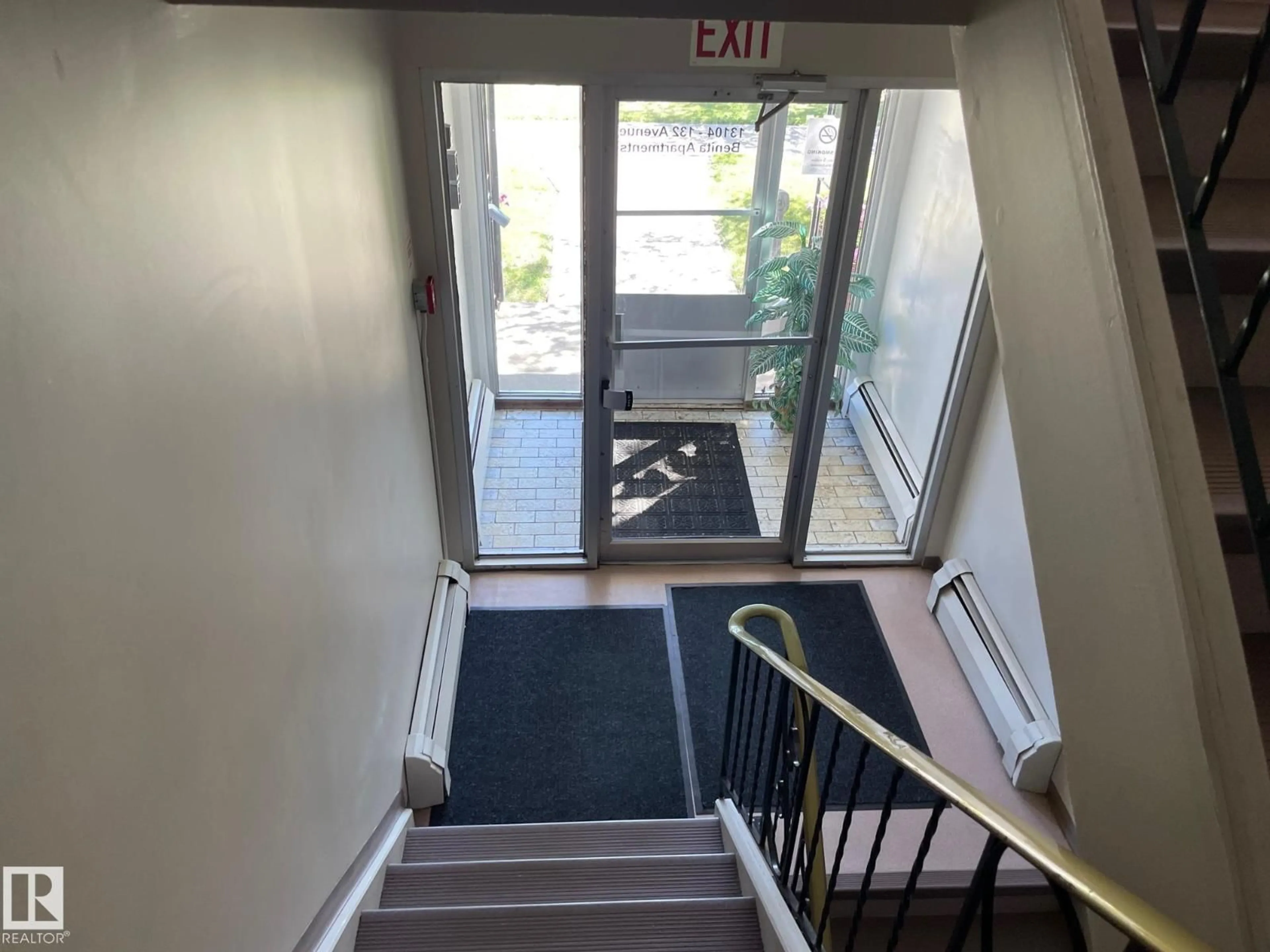 Indoor foyer for 204 - 13104 132 AV, Edmonton Alberta T5L3R3