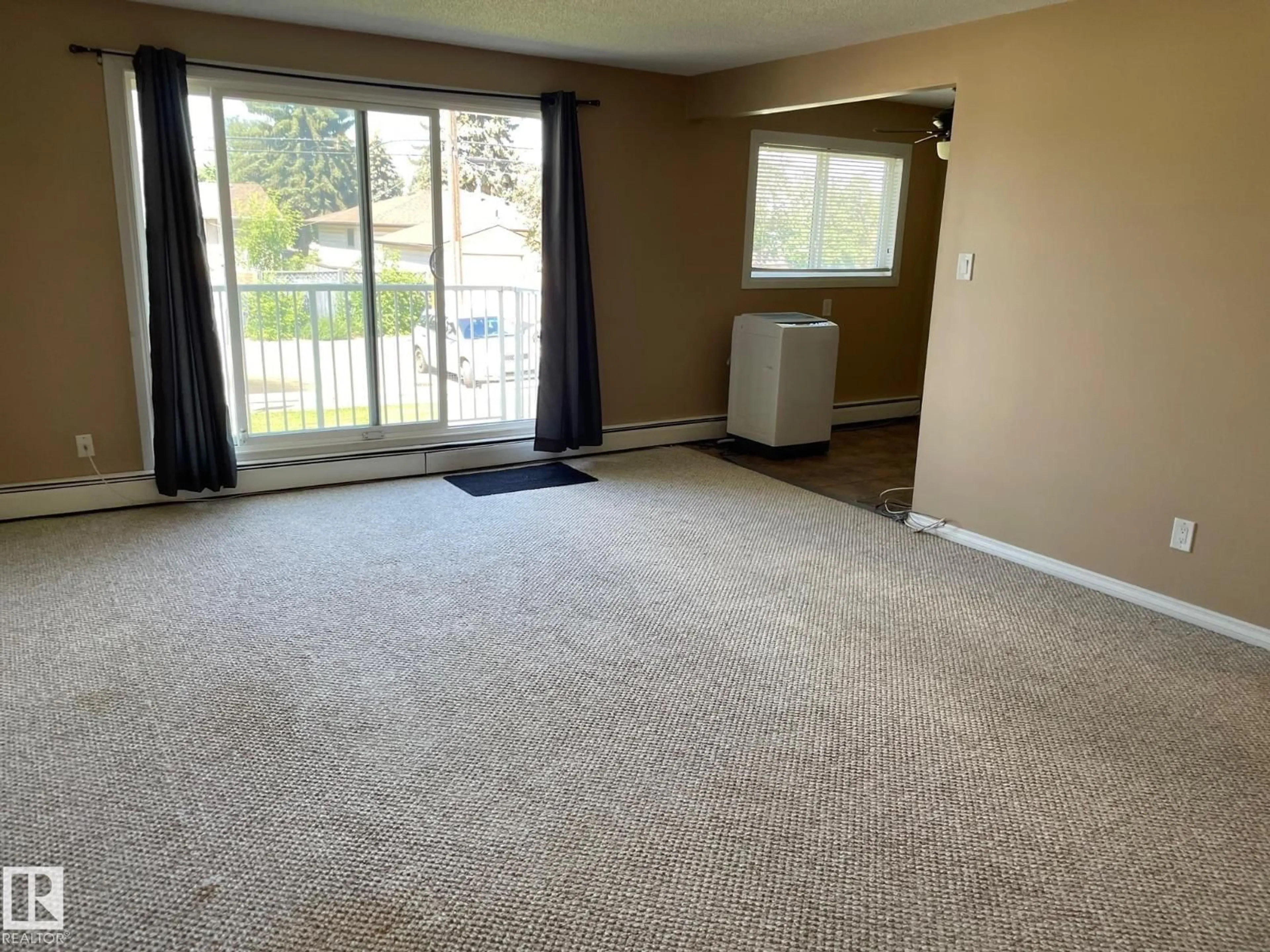A pic of a room for 204 - 13104 132 AV, Edmonton Alberta T5L3R3
