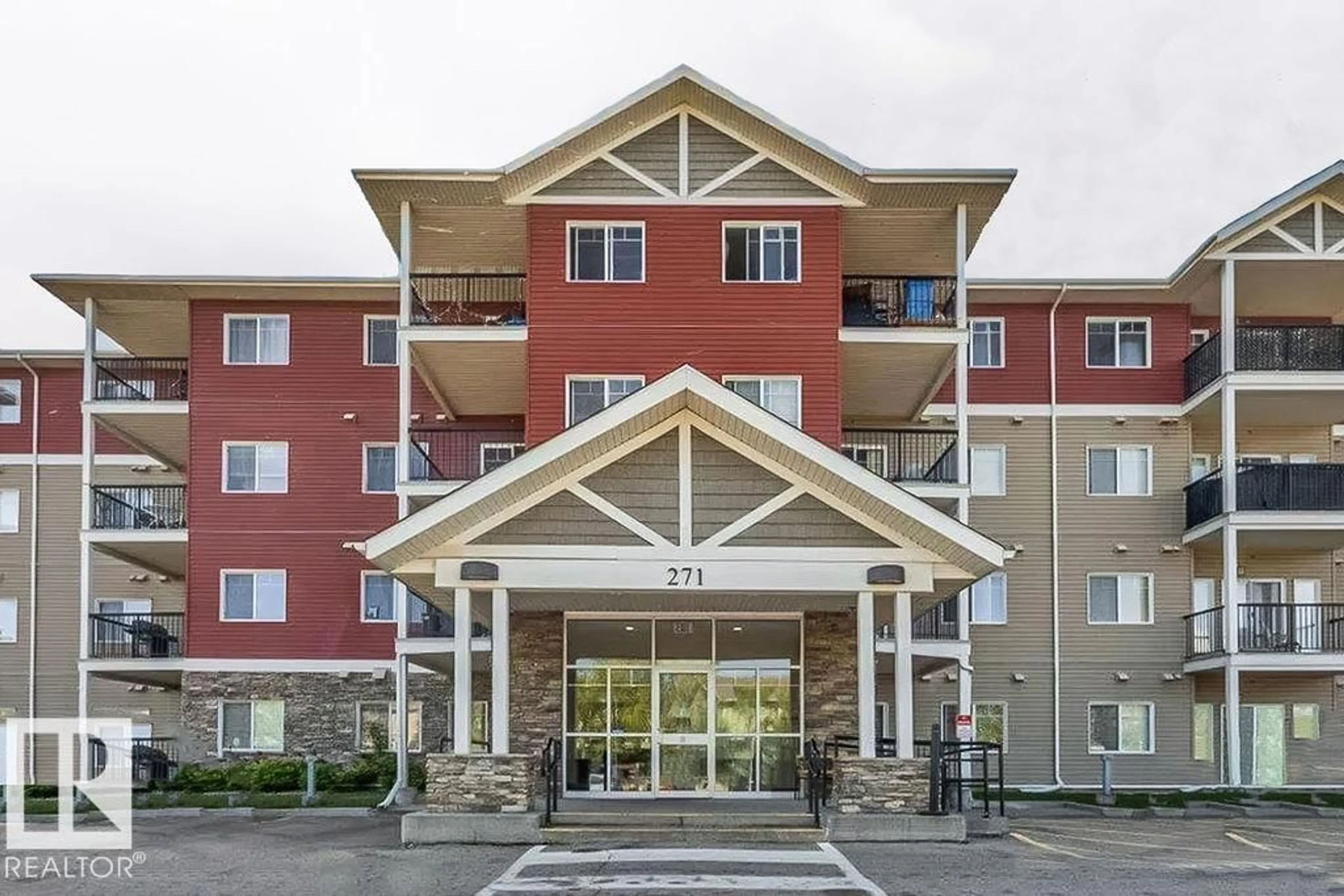 Indoor foyer for 105 - 271 CHARLOTTE WY, Sherwood Park Alberta T8H0N9