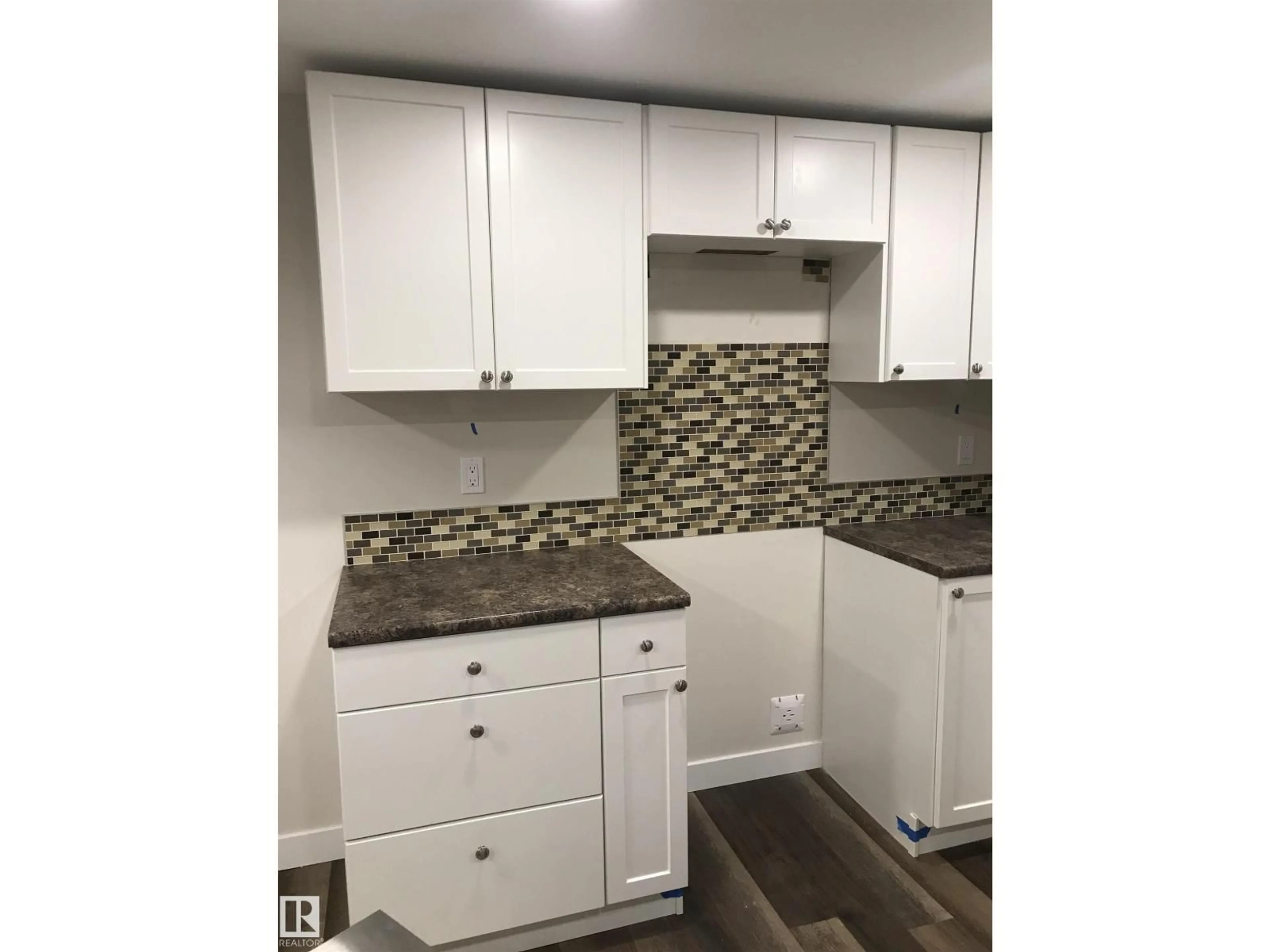 Standard kitchen, unknown for 8032 70 AV, Edmonton Alberta T6C0A5