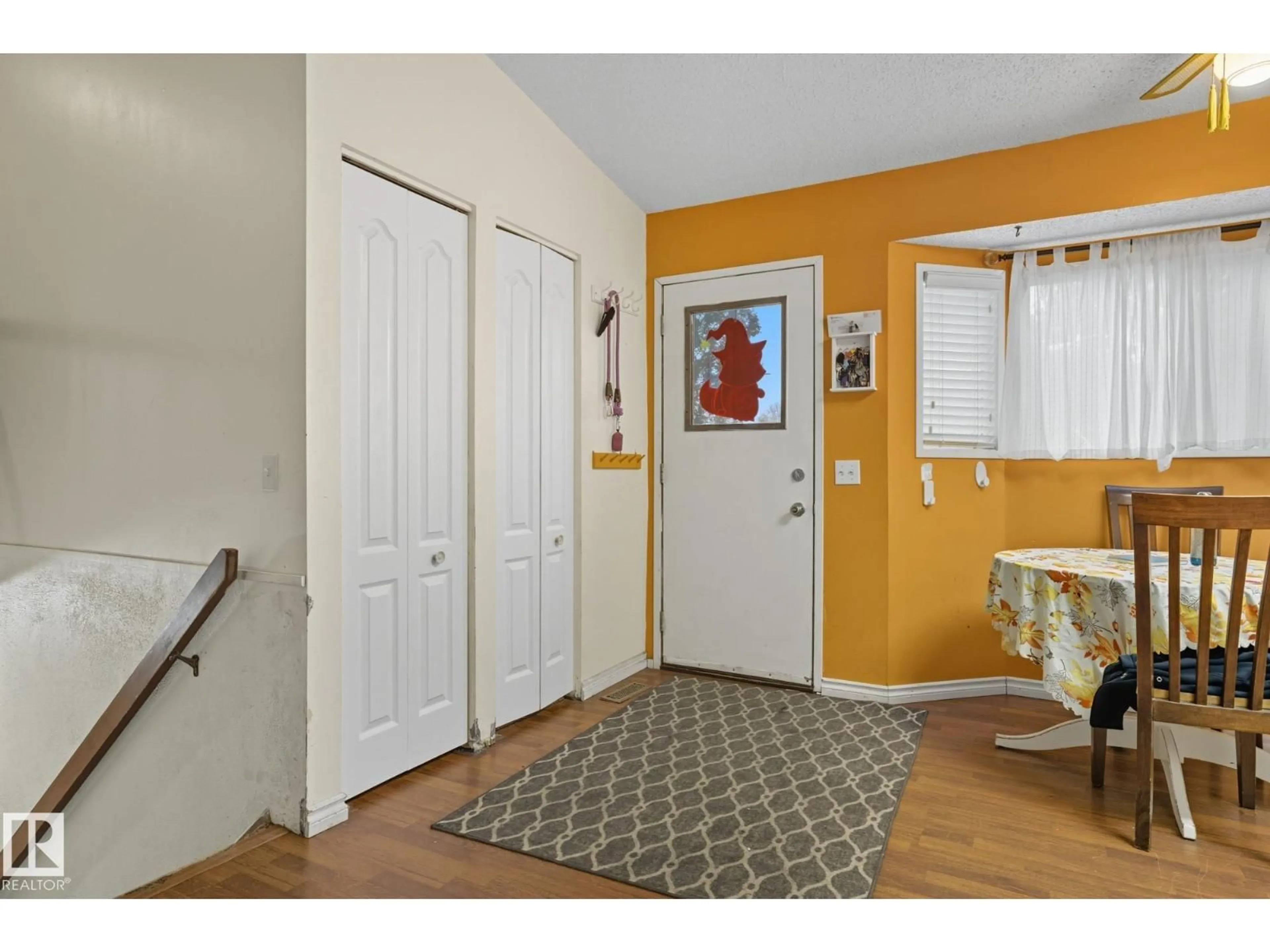 Indoor entryway for NW - 7123 187A ST, Edmonton Alberta T5T5E8